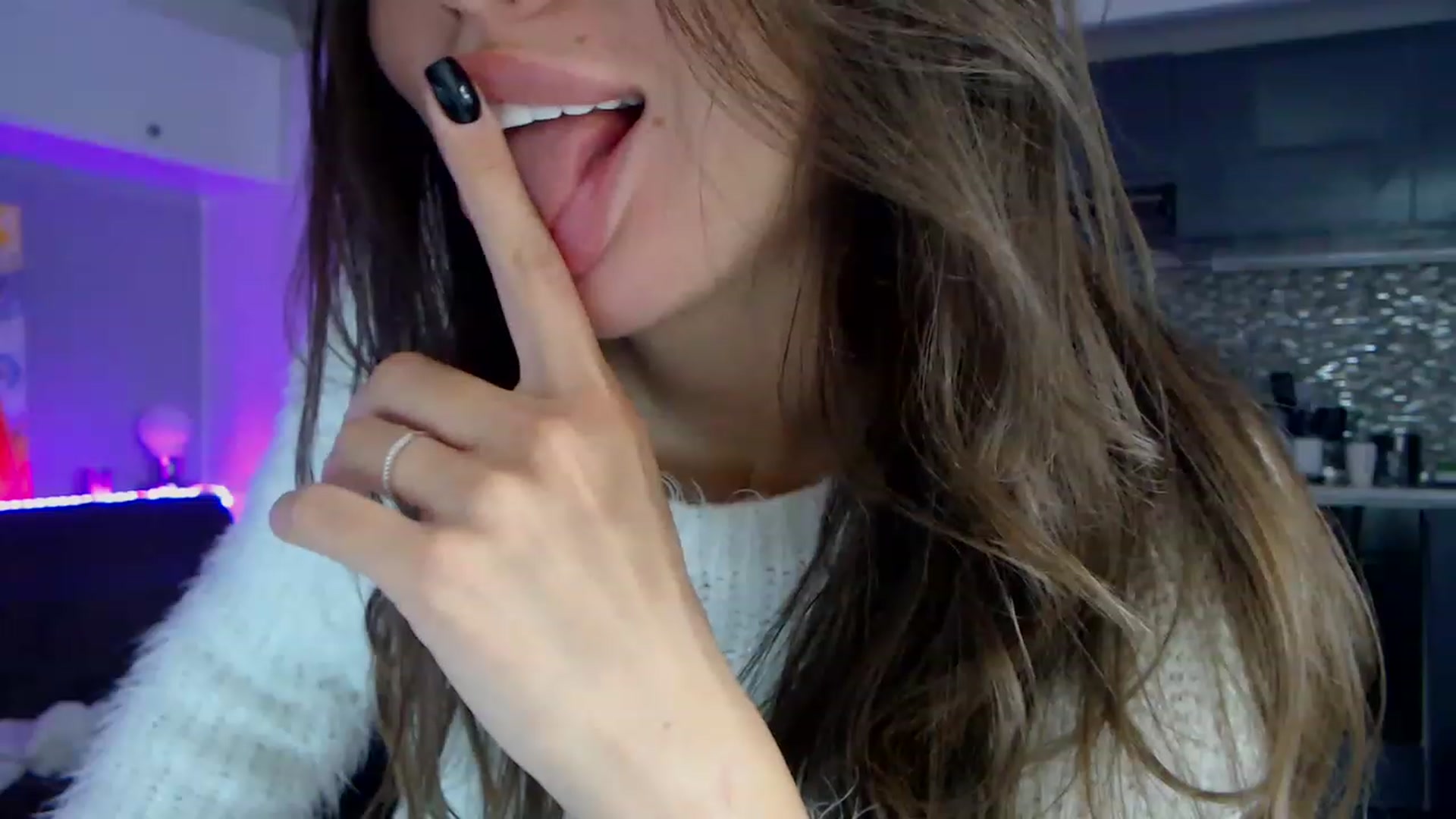 Gallery image thumbnail from VikiEvans's myfreecams stream on, 04/02/2023, 21:57 image 7 of 20