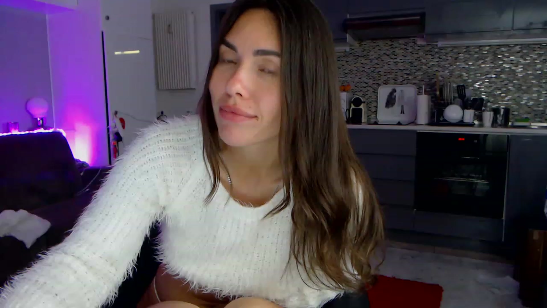 Gallery image thumbnail from VikiEvans's myfreecams stream on, 04/02/2023, 21:57 image 5 of 20