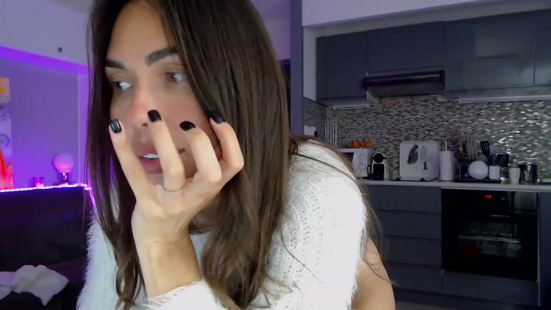 Gallery image thumbnail from VikiEvans's myfreecams stream on, 04/02/2023, 21:57 image 8 of 20