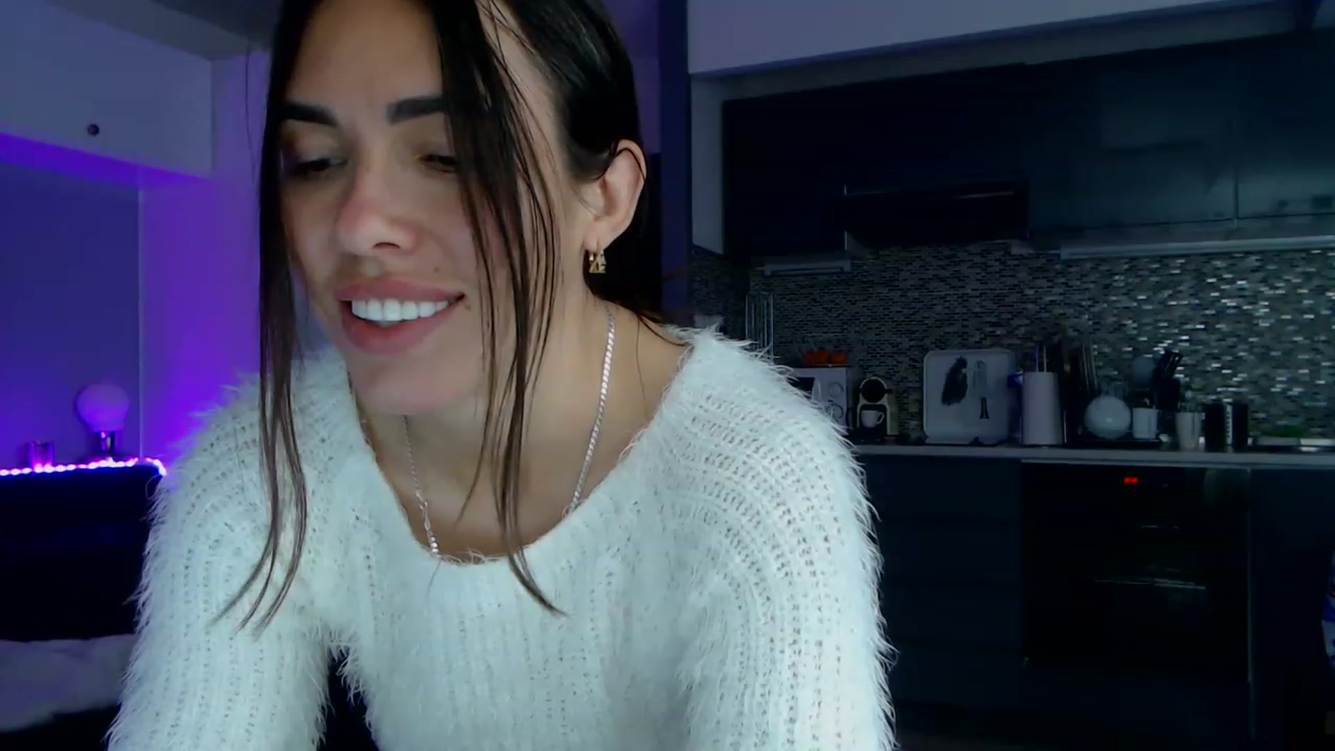 Gallery image thumbnail from VikiEvans's myfreecams stream on, 04/03/2023, 20:45 image 6 of 20