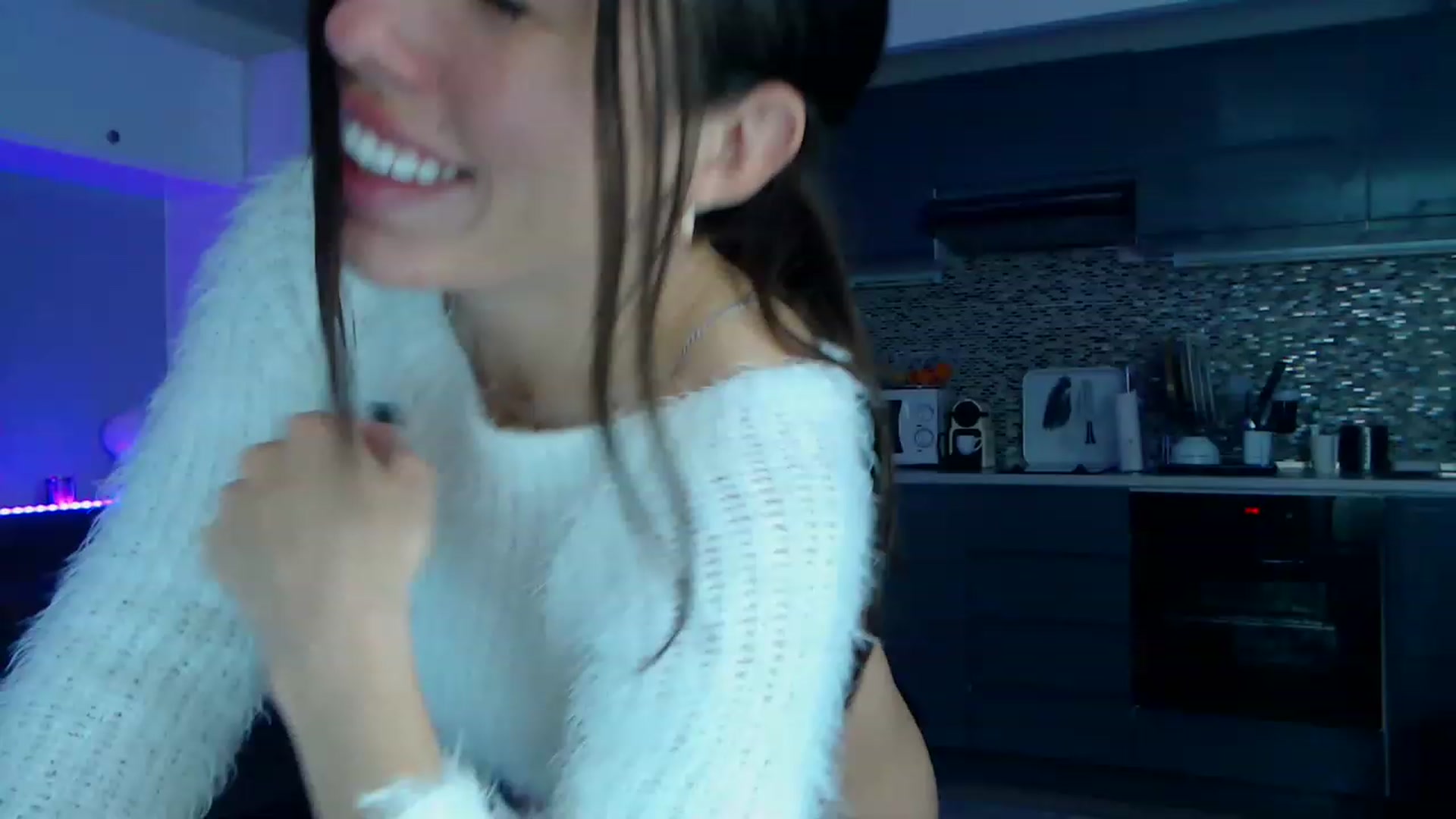Gallery image thumbnail from VikiEvans's myfreecams stream on, 04/08/2023, 16:56 image 12 of 20