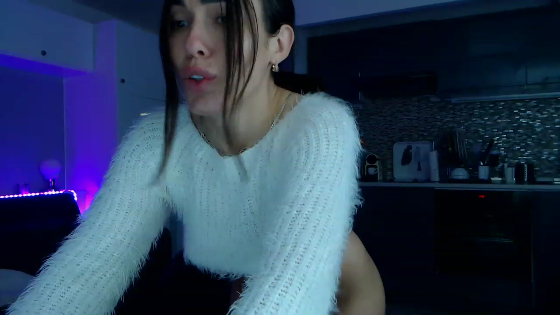 Gallery image thumbnail from VikiEvans's myfreecams stream on, 04/08/2023, 16:56 image 18 of 20