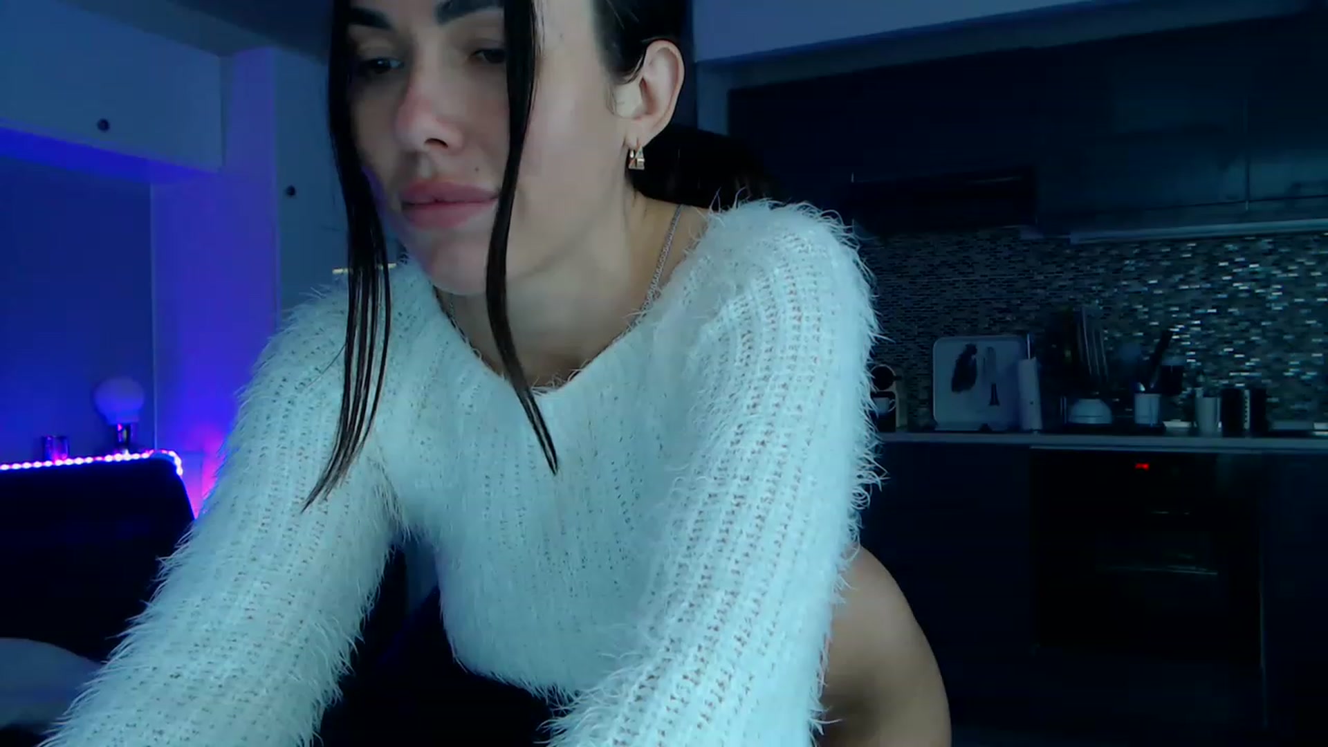 Gallery image thumbnail from VikiEvans's myfreecams stream on, 04/08/2023, 16:56 image 14 of 20