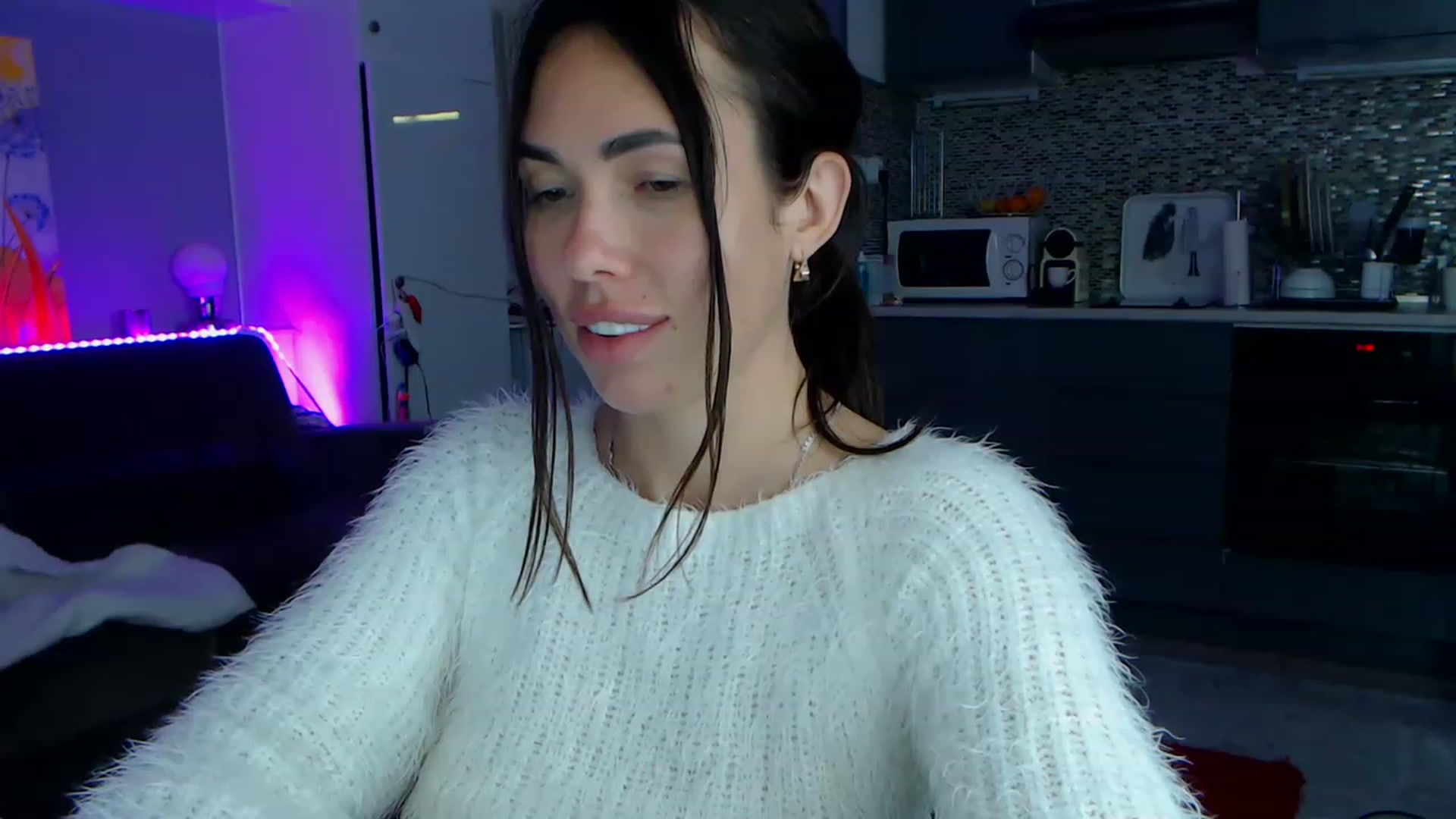 Gallery image thumbnail from VikiEvans's myfreecams stream on, 04/08/2023, 20:16 image 20 of 20