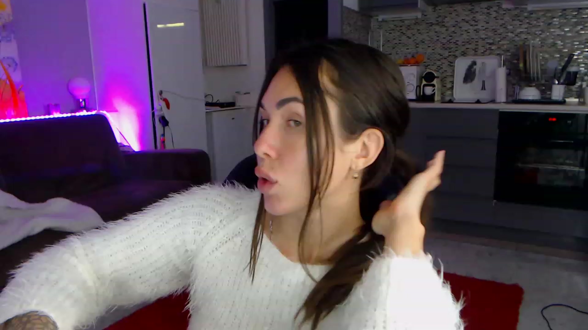 Gallery image thumbnail from VikiEvans's myfreecams stream on, 04/08/2023, 20:16 image 19 of 20
