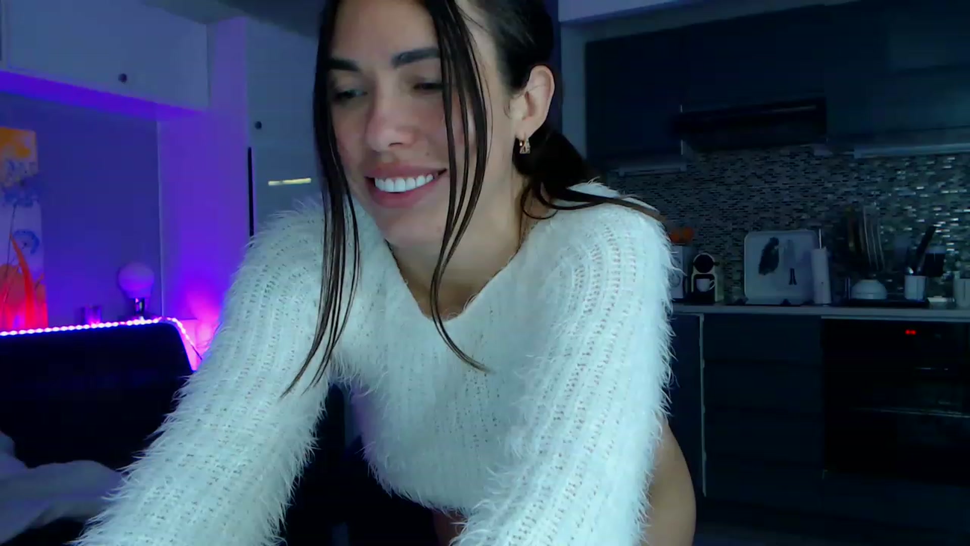 Gallery image thumbnail from VikiEvans's myfreecams stream on, 04/08/2023, 20:16 image 1 of 20