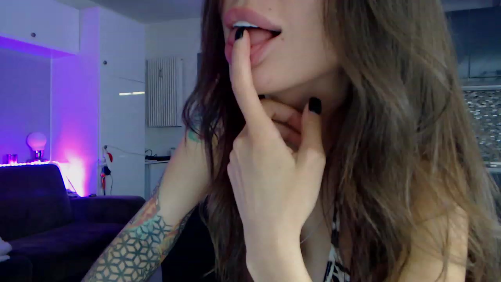 Gallery image thumbnail from VikiEvans's myfreecams stream on, 04/09/2023, 16:52 image 4 of 20