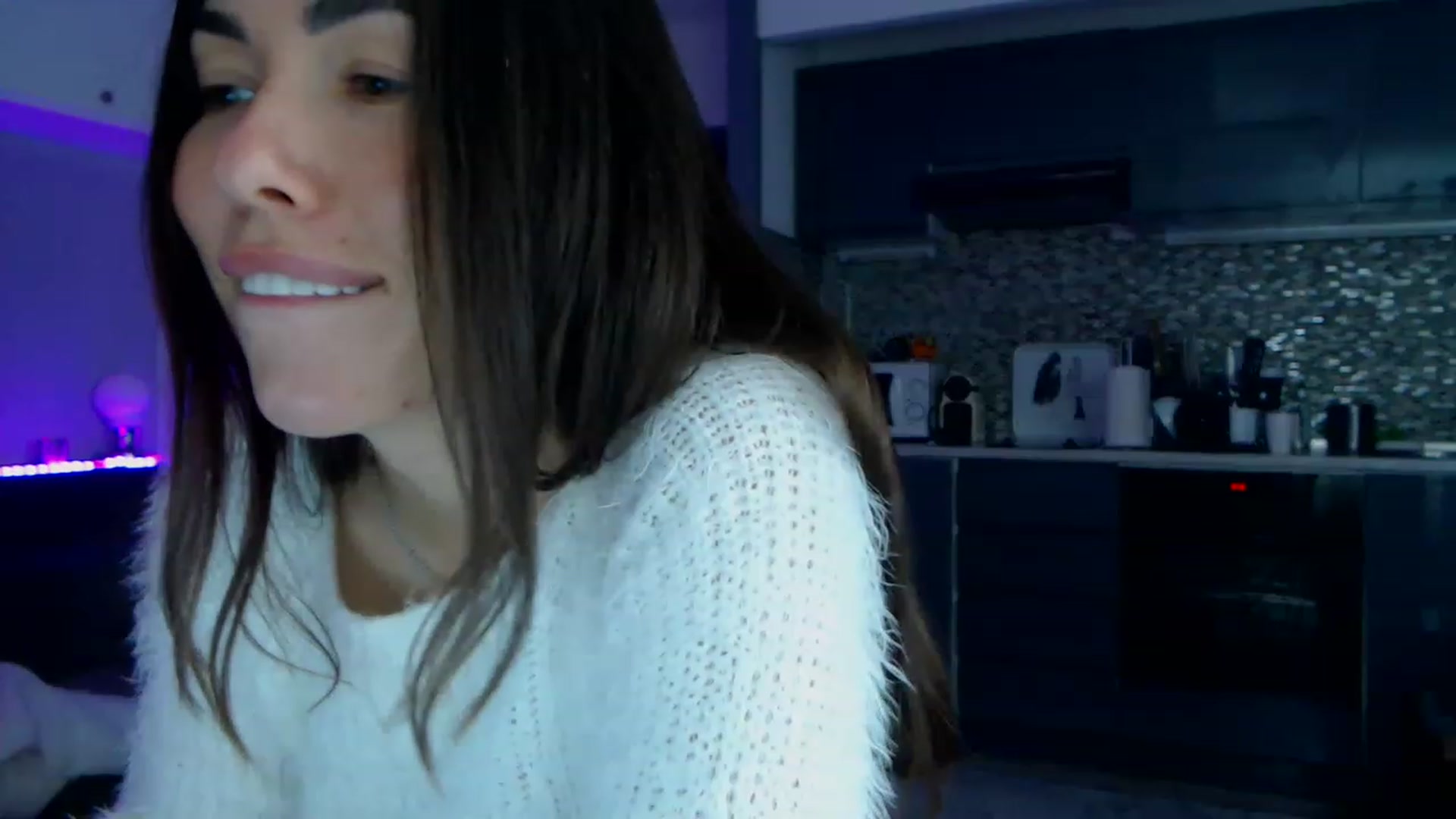 Gallery image thumbnail from VikiEvans's myfreecams stream on, 04/12/2023, 18:14 image 11 of 20