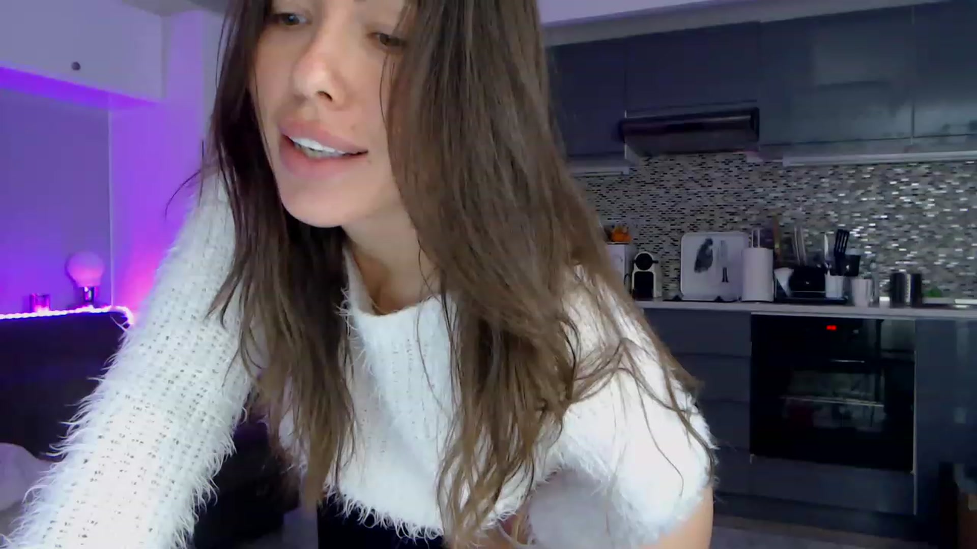 Gallery image thumbnail from VikiEvans's myfreecams stream on, 04/12/2023, 18:14 image 3 of 20