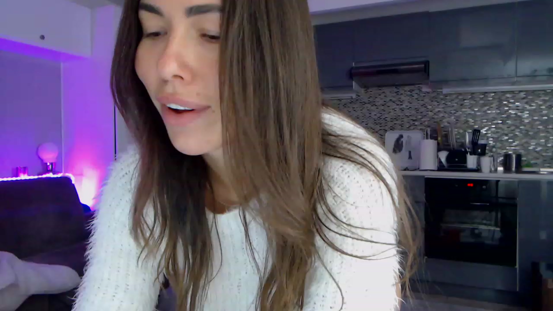 Gallery image thumbnail from VikiEvans's myfreecams stream on, 04/12/2023, 18:14 image 6 of 20