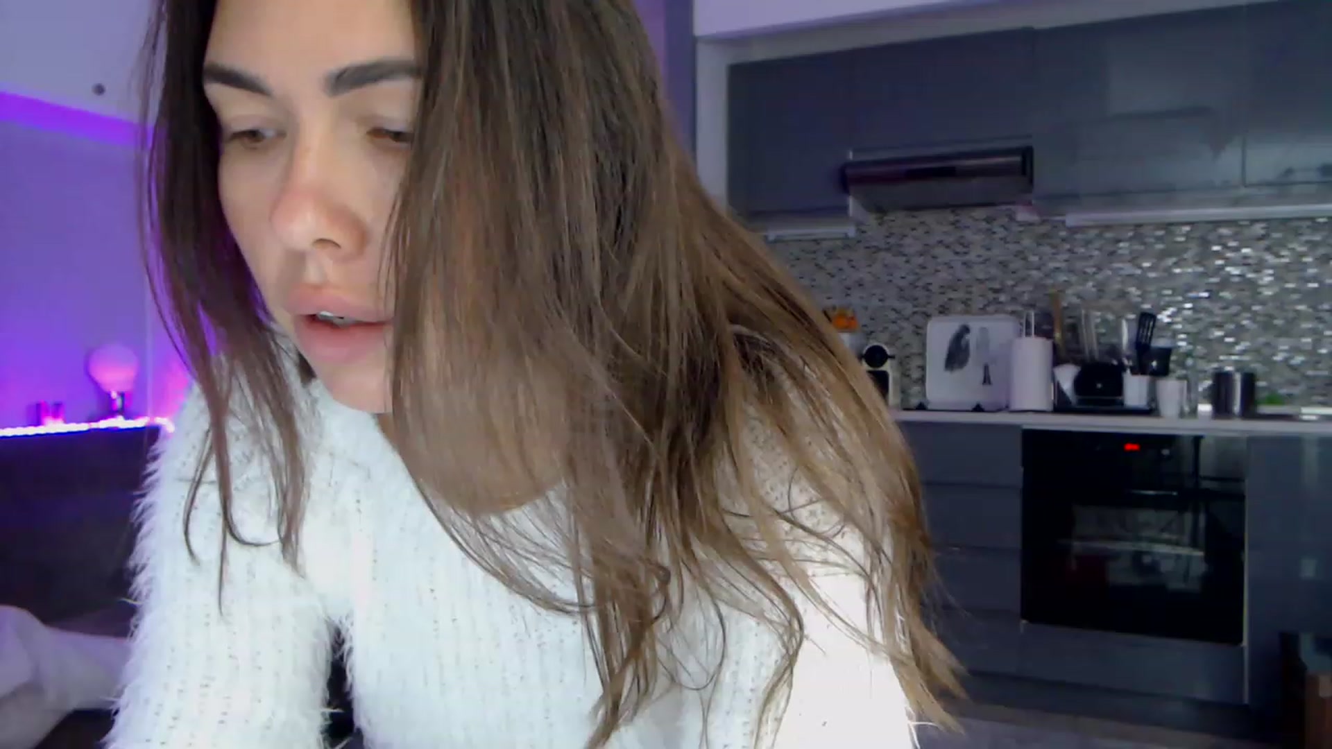 Gallery image thumbnail from VikiEvans's myfreecams stream on, 04/12/2023, 18:14 image 9 of 20