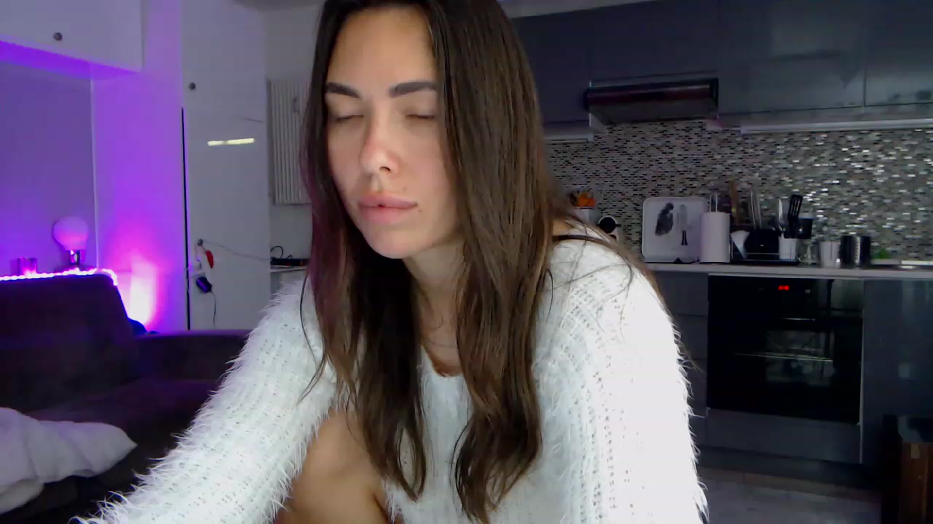 Gallery image thumbnail from VikiEvans's myfreecams stream on, 04/12/2023, 20:44 image 19 of 20
