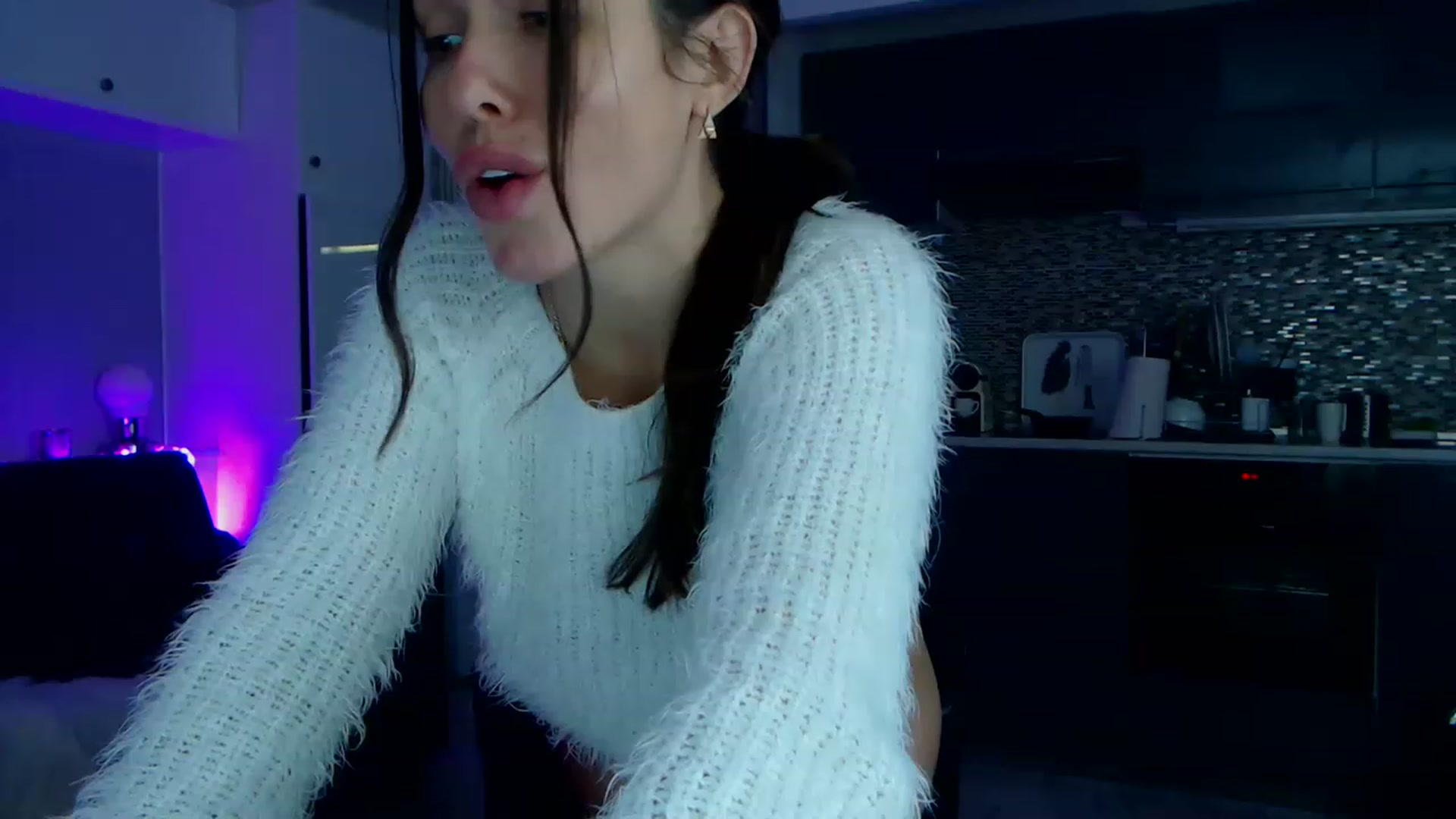 Gallery image thumbnail from VikiEvans's myfreecams stream on, 04/13/2023, 19:21 image 13 of 20