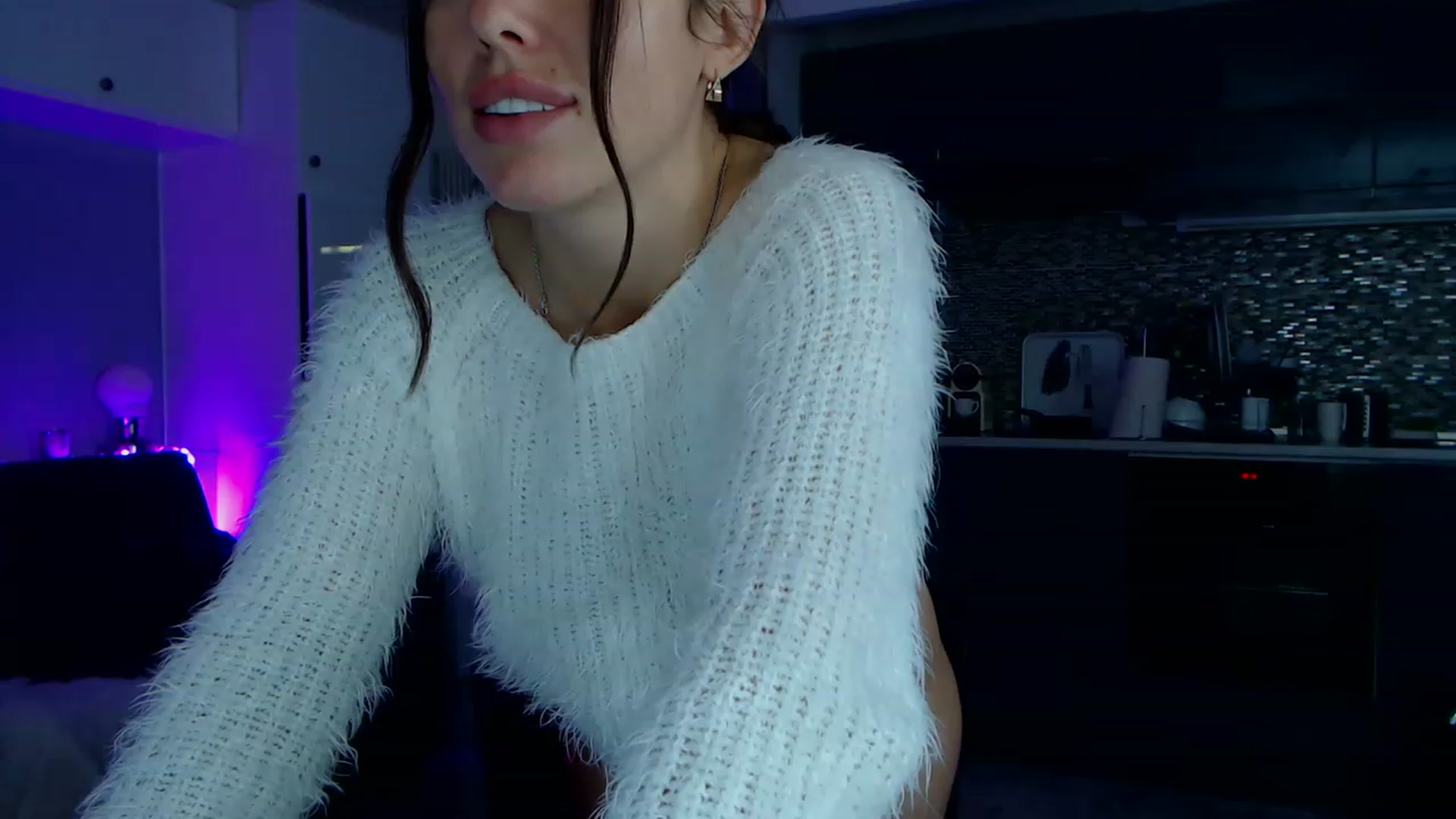 Gallery image thumbnail from VikiEvans's myfreecams stream on, 04/13/2023, 19:21 image 16 of 20