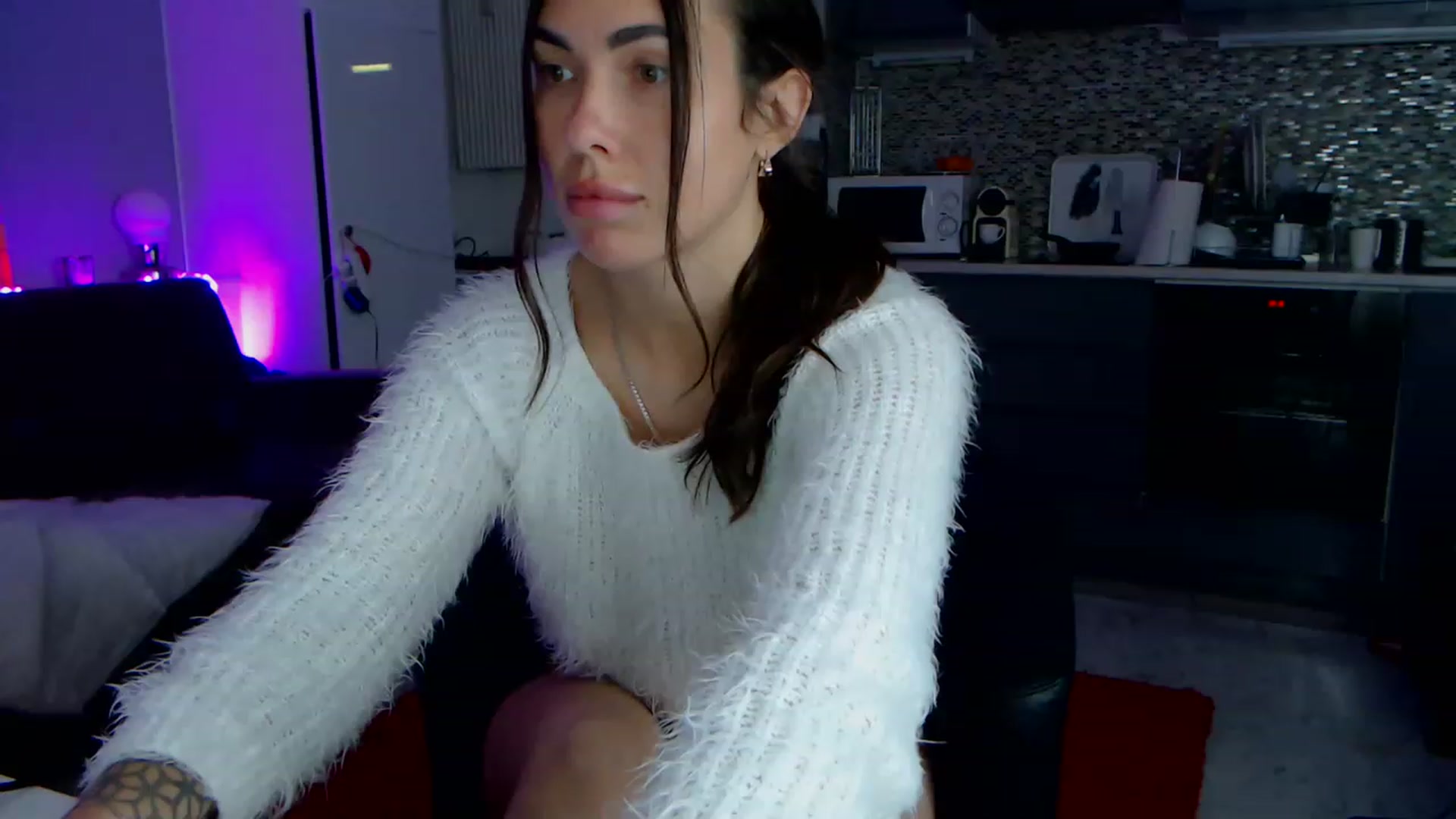 Gallery image thumbnail from VikiEvans's myfreecams stream on, 04/13/2023, 21:27 image 8 of 20