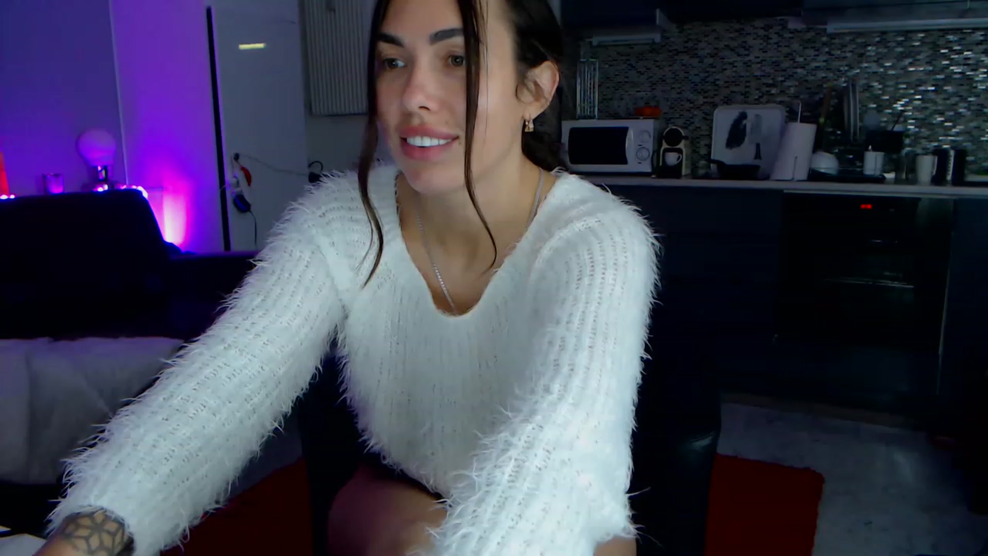 Gallery image thumbnail from VikiEvans's myfreecams stream on, 04/13/2023, 21:27 image 5 of 20