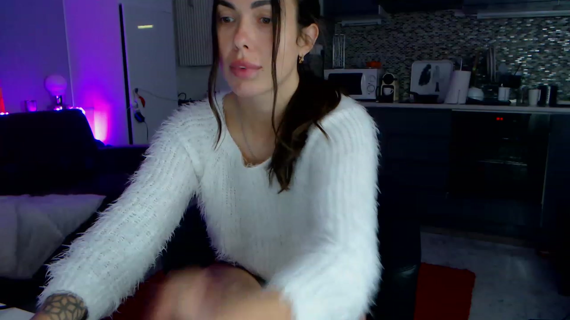Gallery image thumbnail from VikiEvans's myfreecams stream on, 04/13/2023, 21:27 image 10 of 20