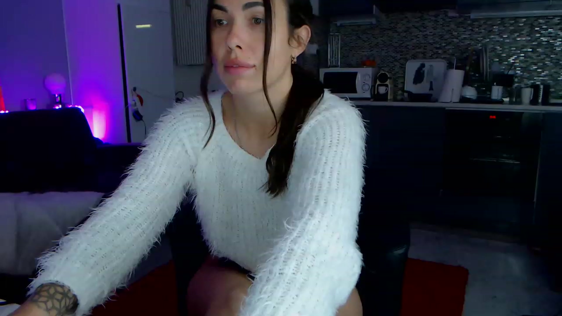 Gallery image thumbnail from VikiEvans's myfreecams stream on, 04/13/2023, 21:27 image 2 of 20