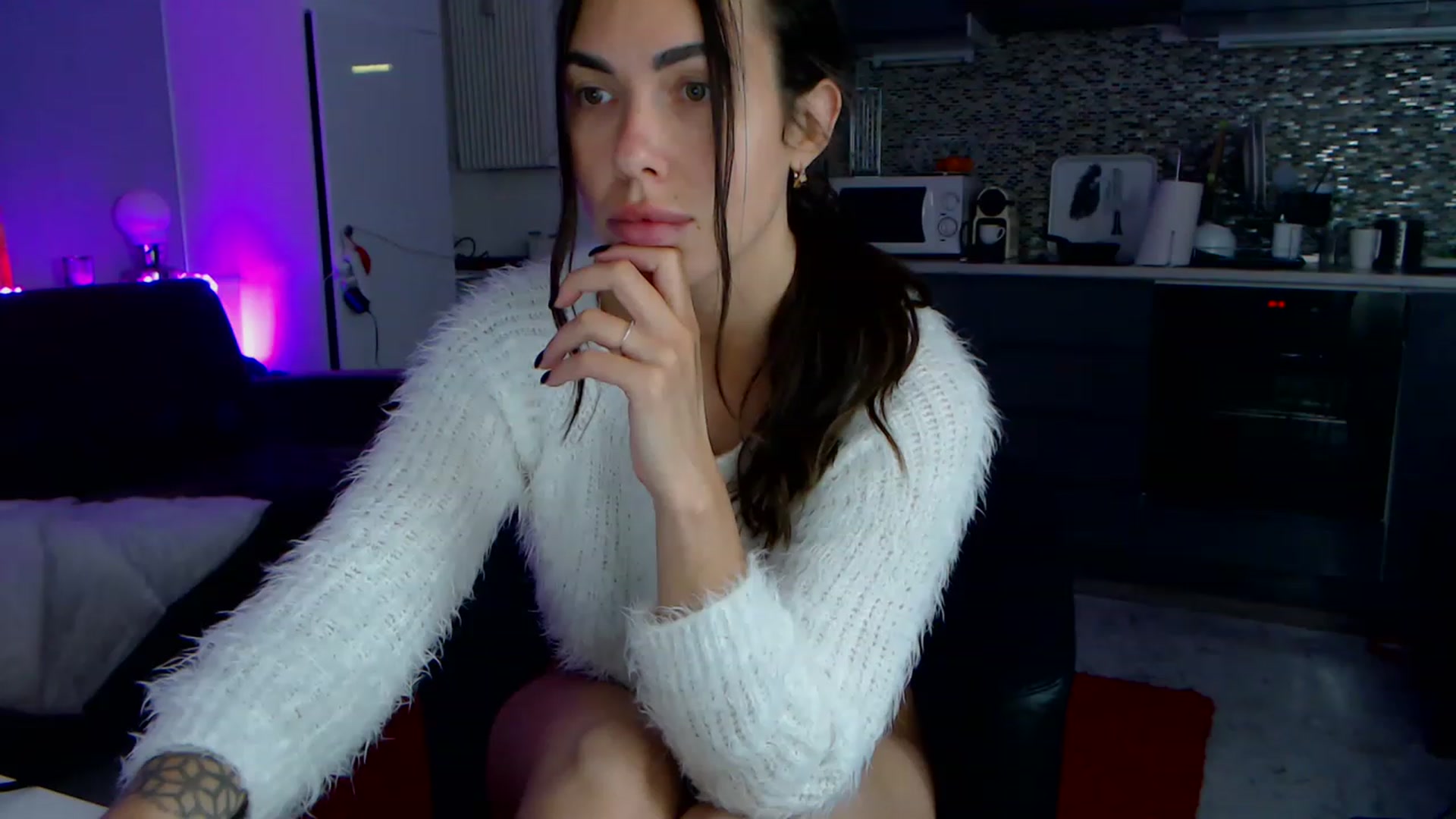 Gallery image thumbnail from VikiEvans's myfreecams stream on, 04/13/2023, 21:27 image 9 of 20