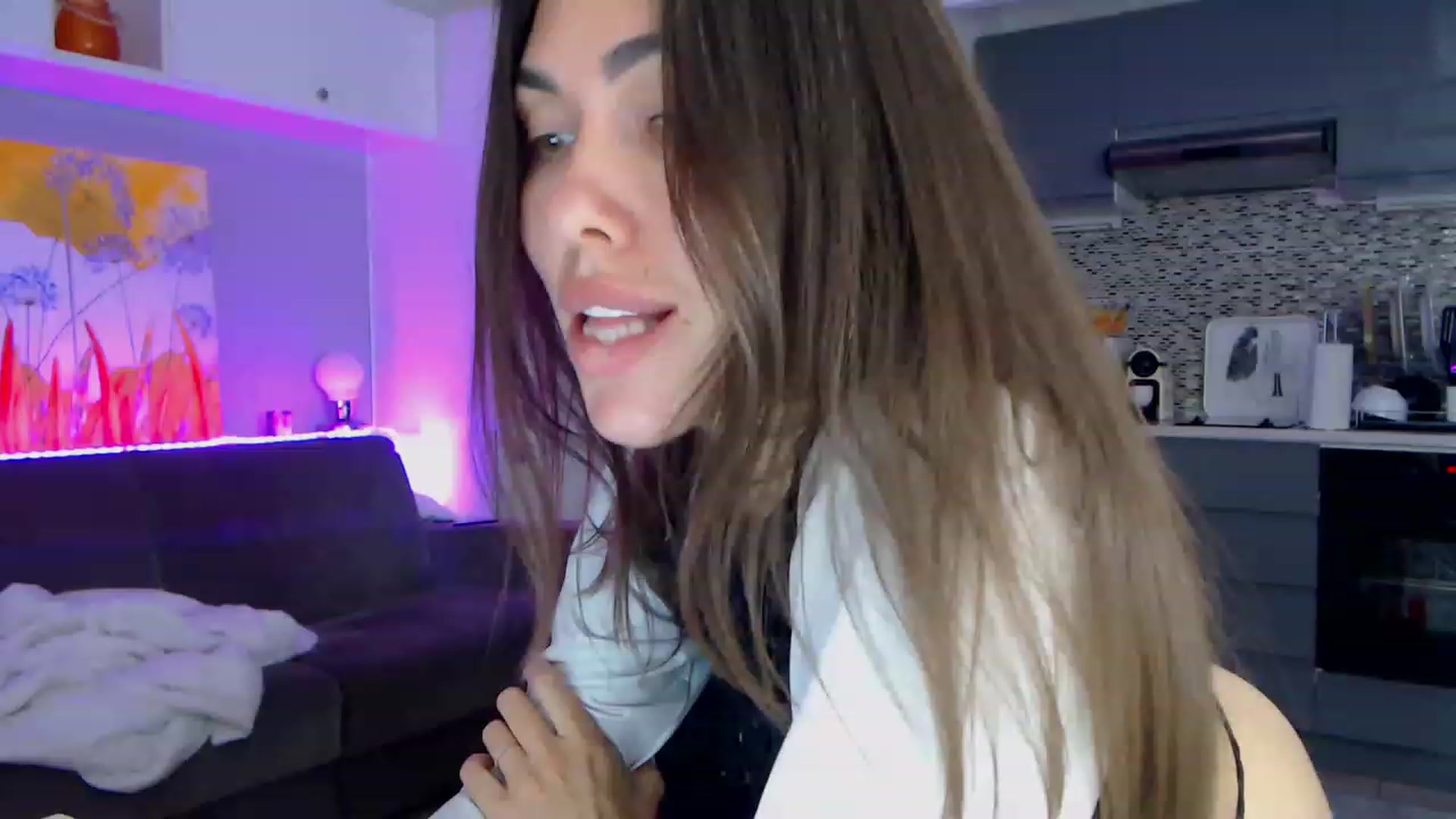 Gallery image thumbnail from VikiEvans's myfreecams stream on, 04/14/2023, 17:20 image 17 of 20
