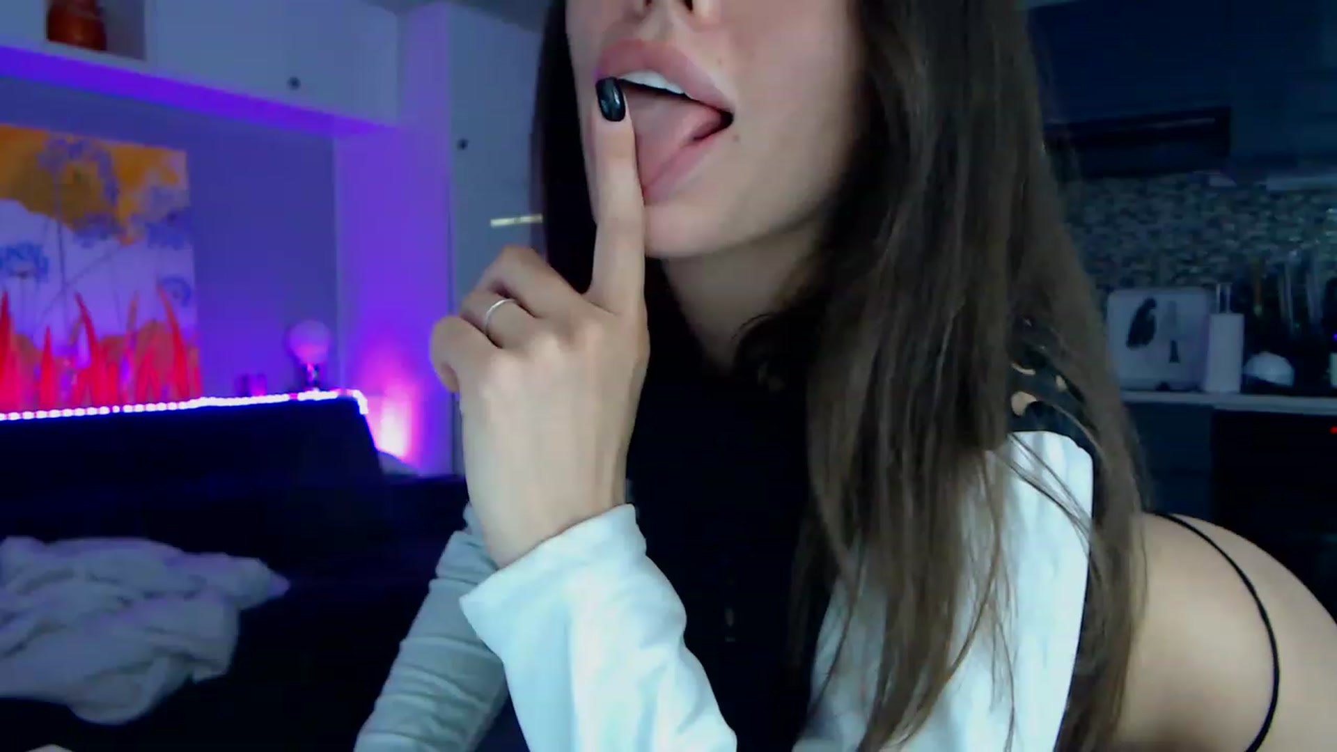 Gallery image thumbnail from VikiEvans's myfreecams stream on, 04/14/2023, 17:20 image 11 of 20