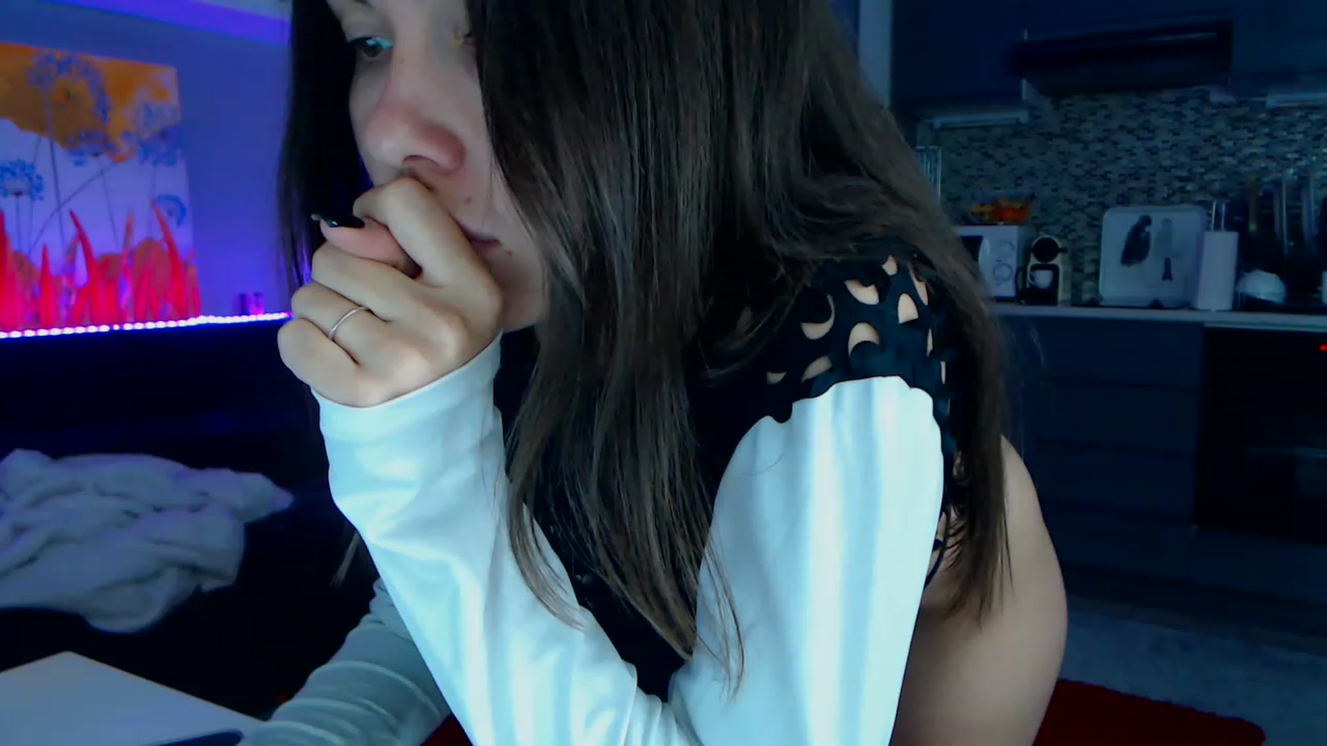 Gallery image thumbnail from VikiEvans's myfreecams stream on, 04/14/2023, 17:20 image 18 of 20
