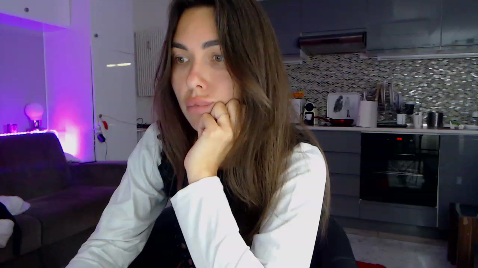 Gallery image thumbnail from VikiEvans's myfreecams stream on, 04/14/2023, 19:14 image 17 of 20