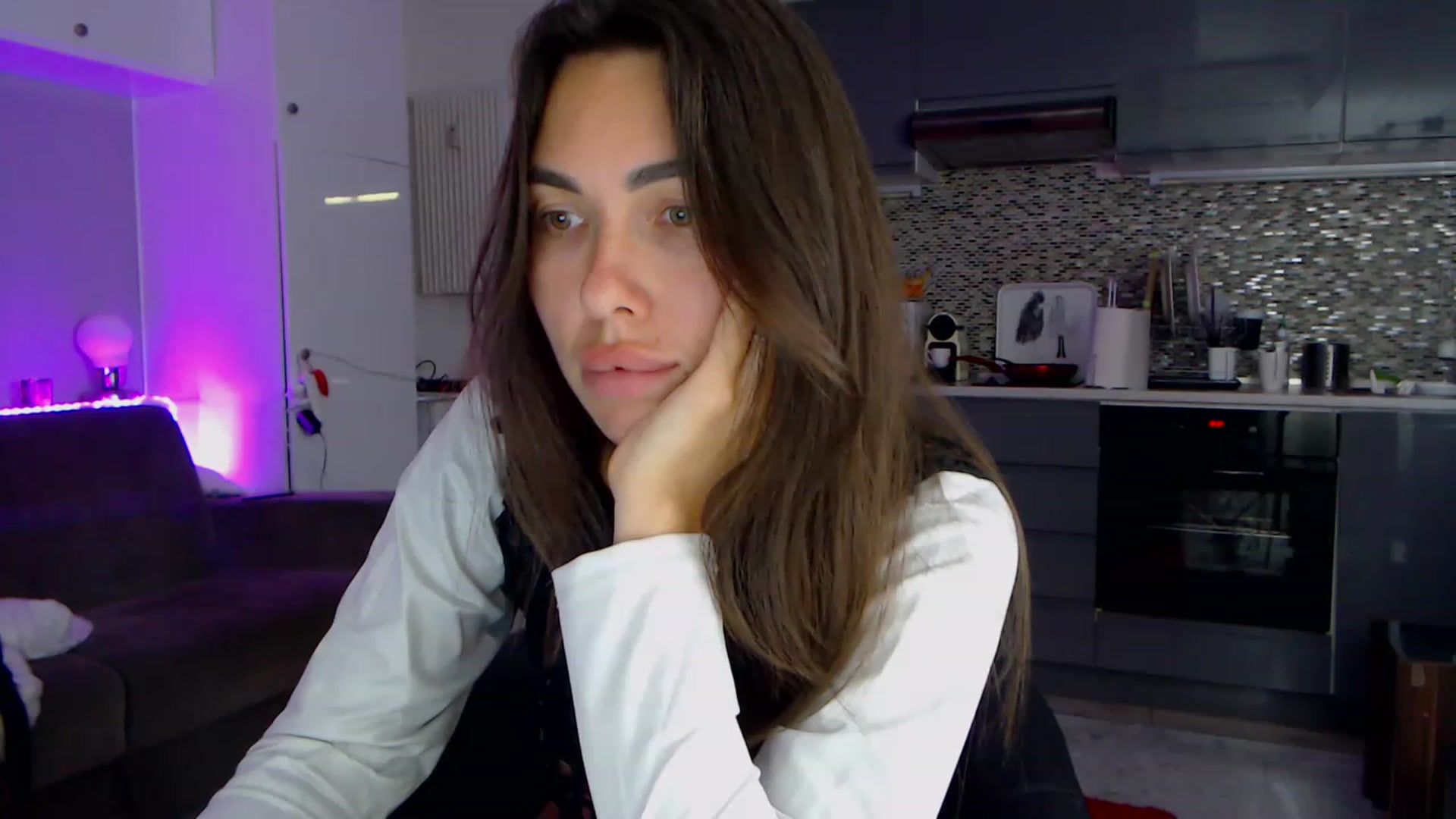 Gallery image thumbnail from VikiEvans's myfreecams stream on, 04/14/2023, 19:14 image 18 of 20