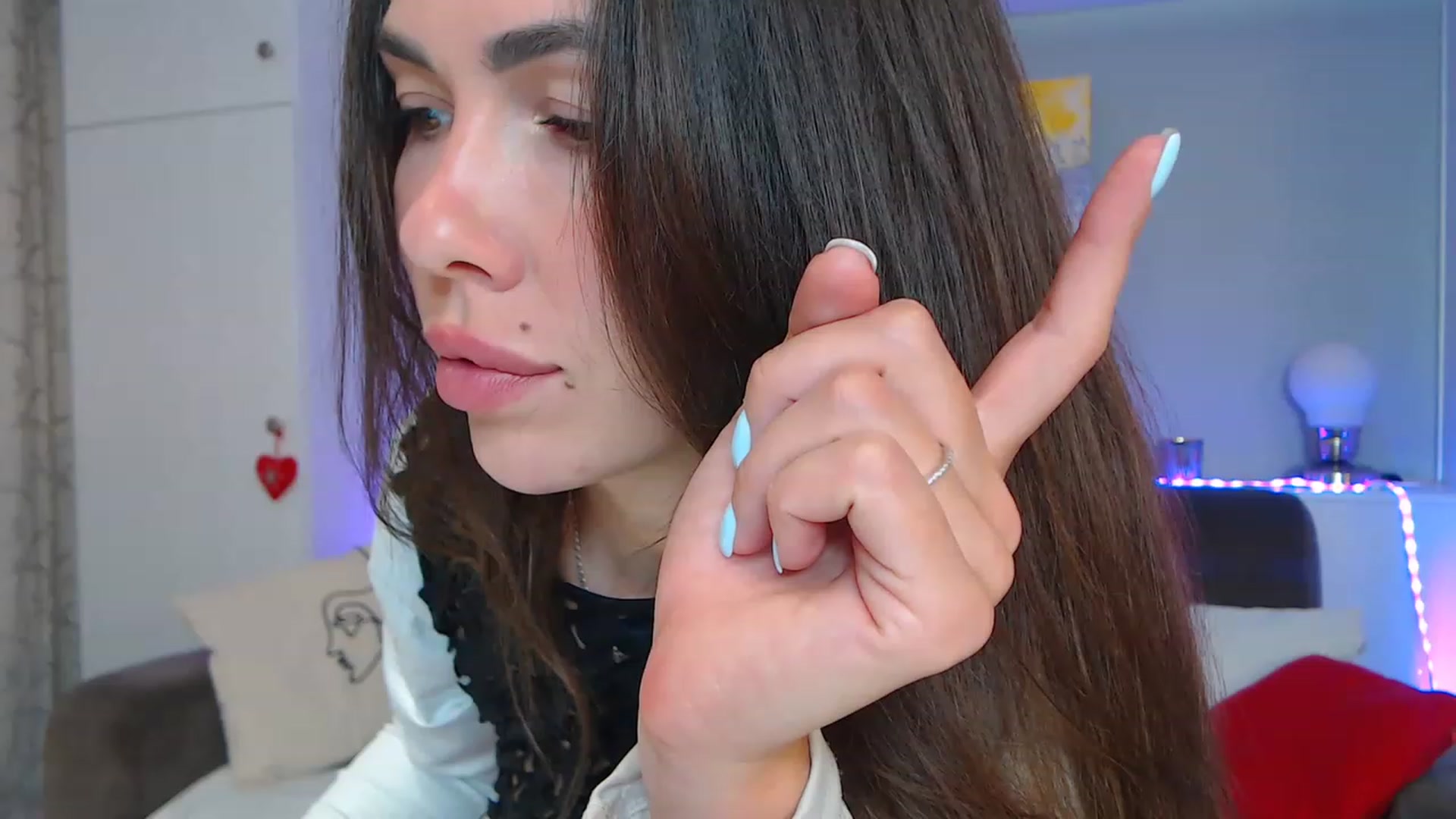 Gallery image thumbnail from VikiEvans's myfreecams stream on, 04/20/2023, 15:35 image 19 of 20