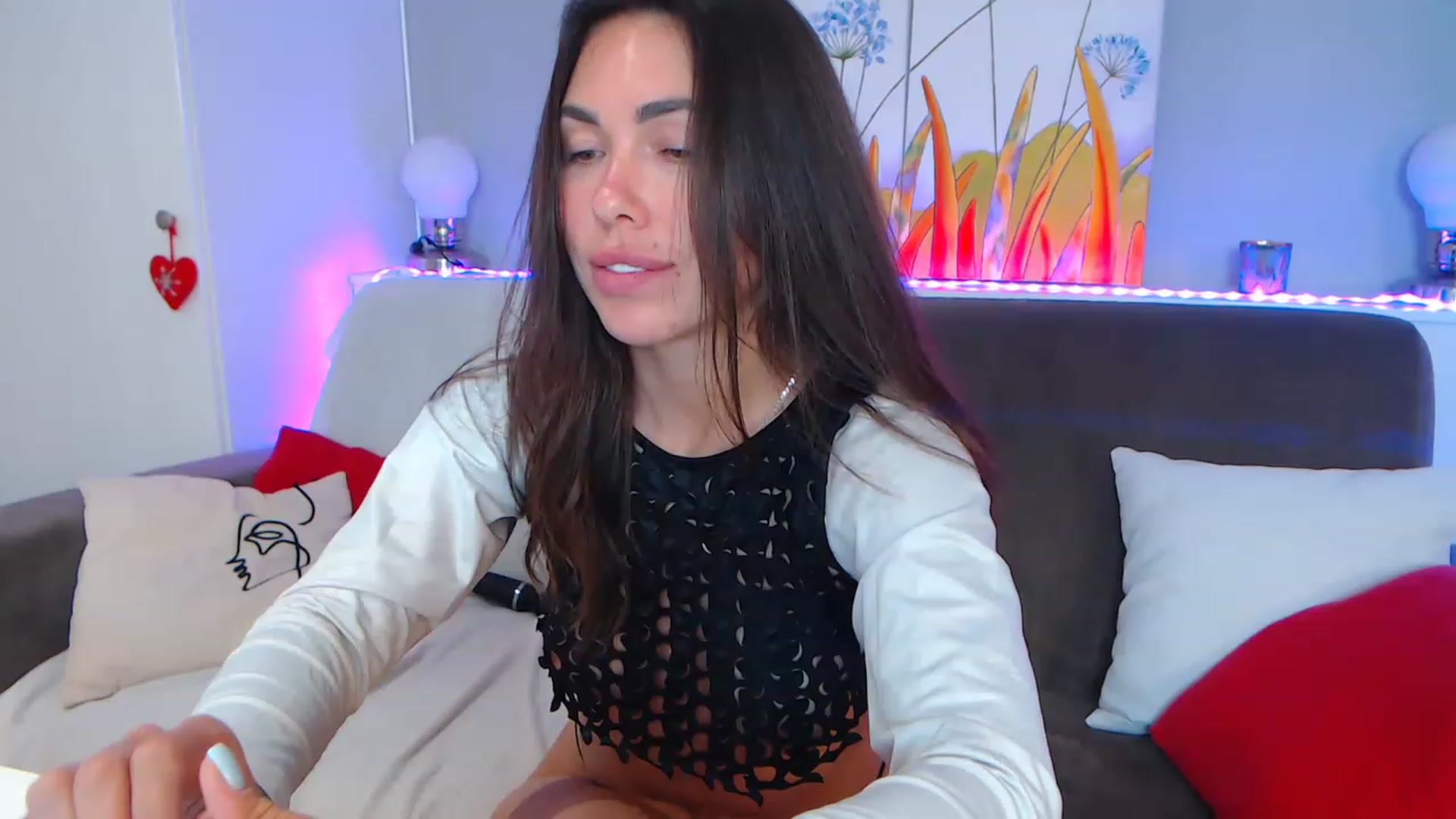 Gallery image thumbnail from VikiEvans's myfreecams stream on, 04/20/2023, 19:08 image 18 of 20