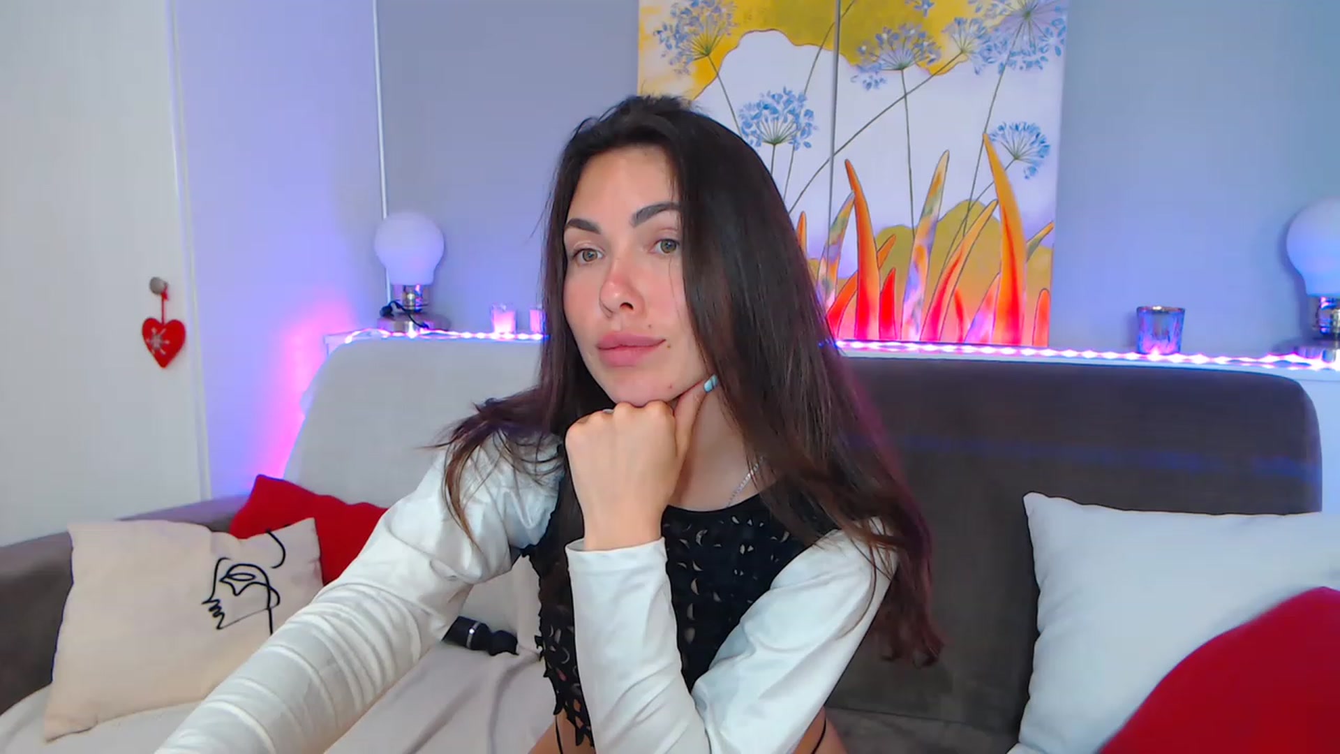 Gallery image thumbnail from VikiEvans's myfreecams stream on, 04/20/2023, 19:08 image 11 of 20