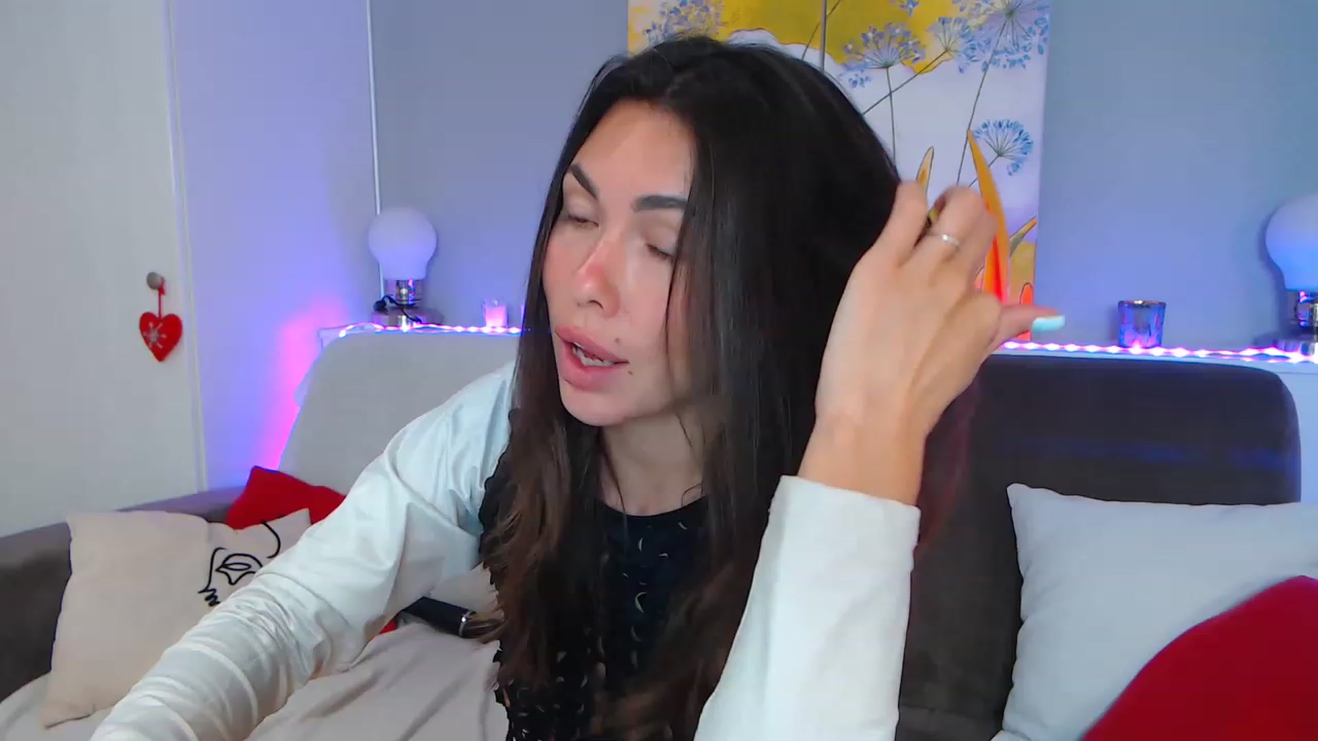 Gallery image thumbnail from VikiEvans's myfreecams stream on, 04/20/2023, 19:08 image 1 of 20