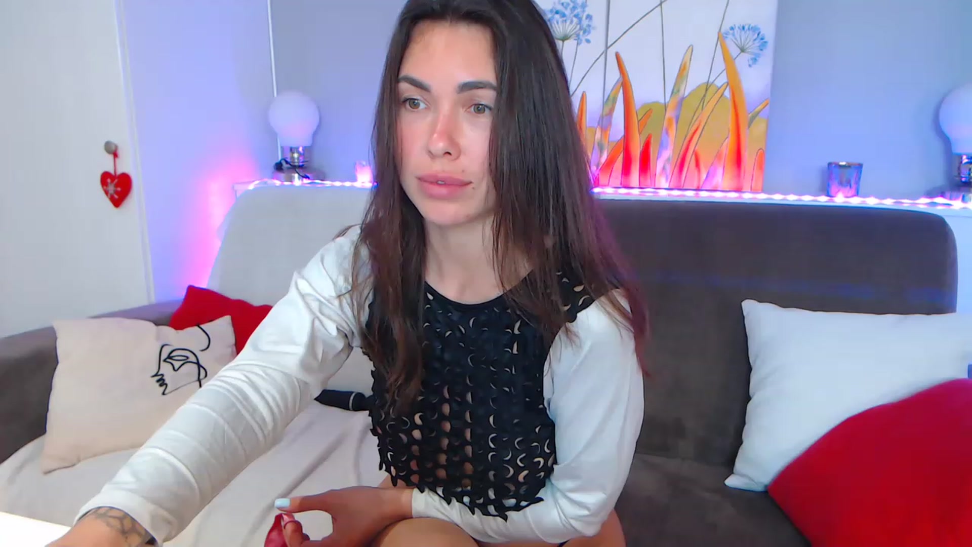 Gallery image thumbnail from VikiEvans's myfreecams stream on, 04/20/2023, 19:08 image 19 of 20