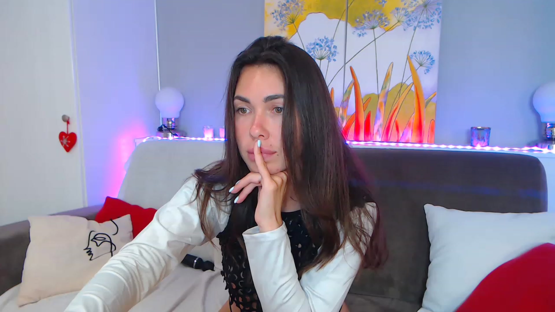 Gallery image thumbnail from VikiEvans's myfreecams stream on, 04/20/2023, 19:08 image 12 of 20