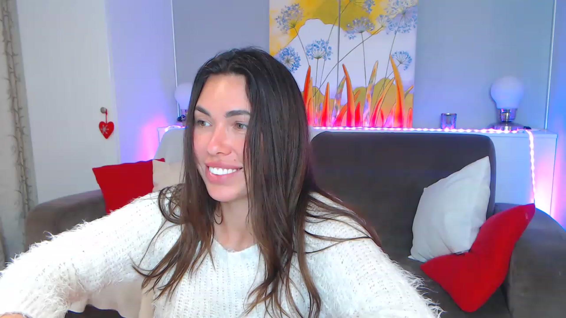 Gallery image thumbnail from VikiEvans's myfreecams stream on, 04/22/2023, 19:39 image 3 of 20