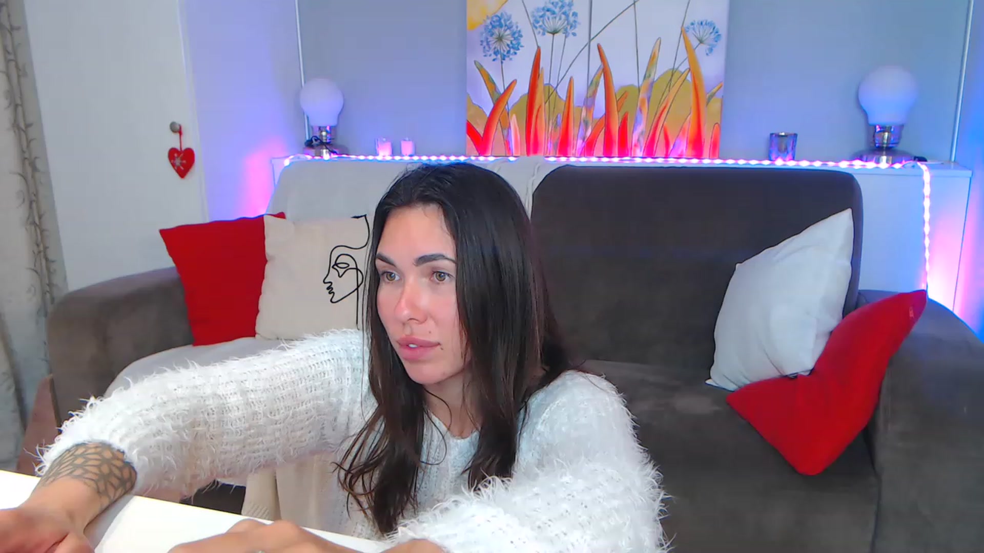 Gallery image thumbnail from VikiEvans's myfreecams stream on, 04/22/2023, 20:01 image 14 of 20