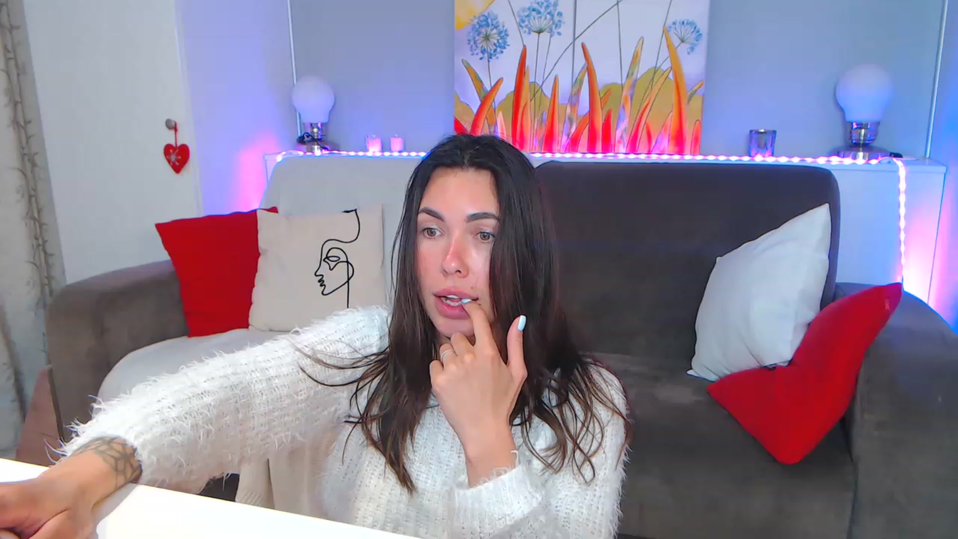 Gallery image thumbnail from VikiEvans's myfreecams stream on, 04/22/2023, 20:01 image 12 of 20