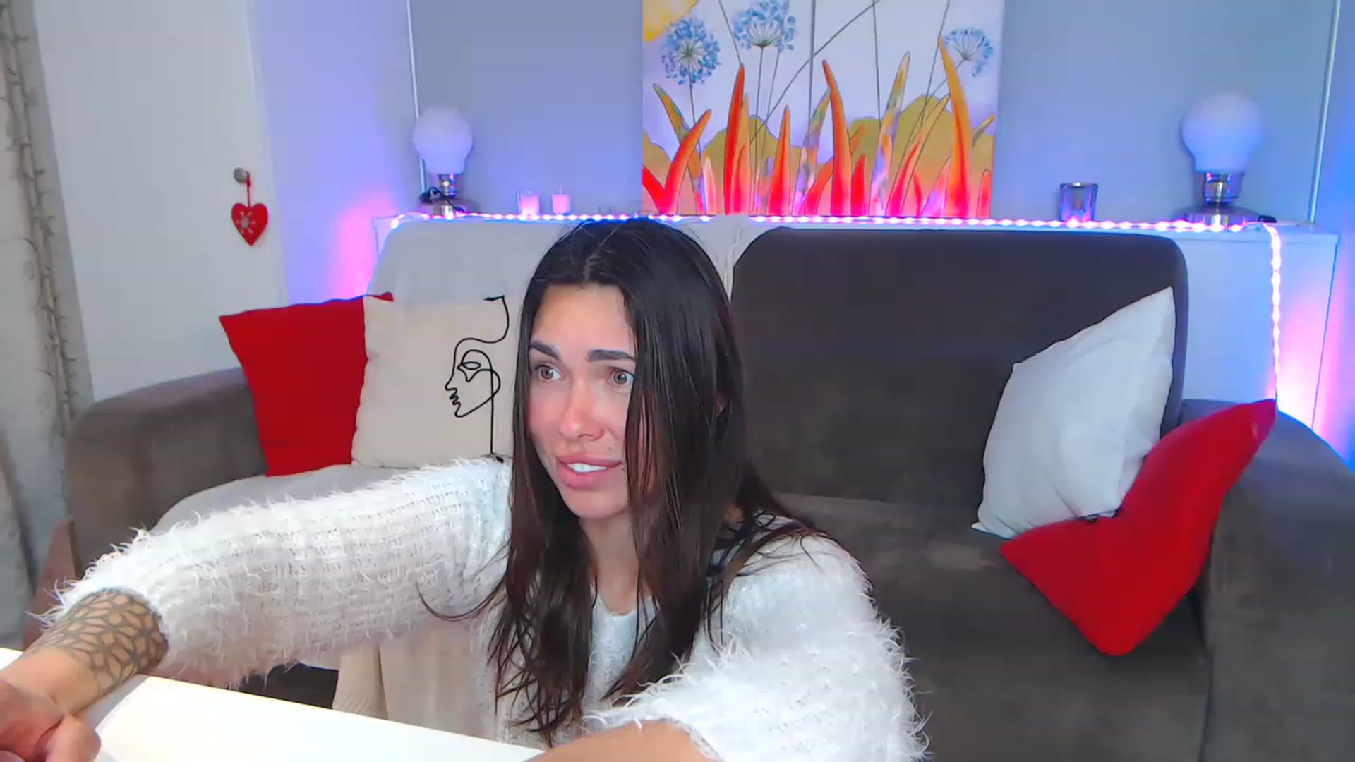 Gallery image thumbnail from VikiEvans's myfreecams stream on, 04/22/2023, 20:01 image 18 of 20