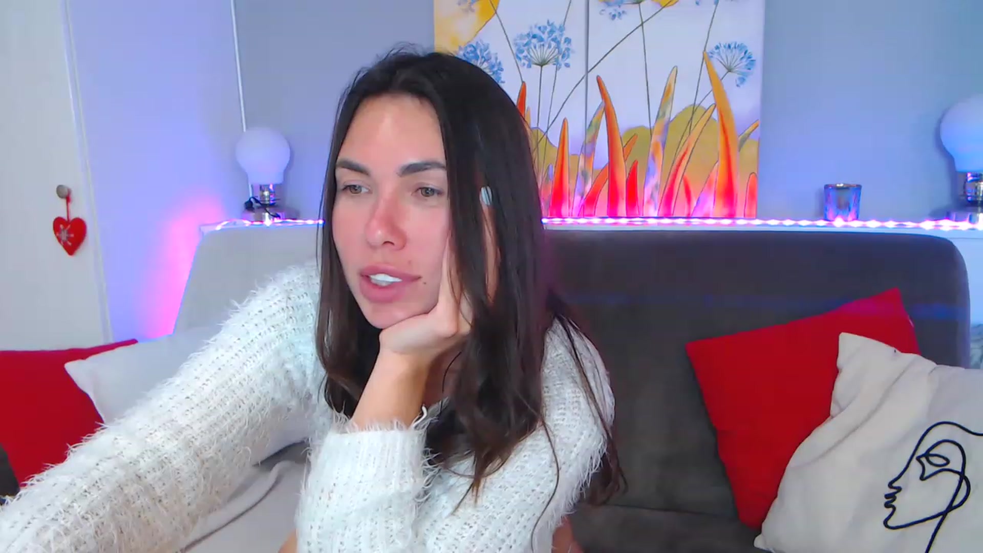 Gallery image thumbnail from VikiEvans's myfreecams stream on, 04/24/2023, 21:21 image 18 of 20