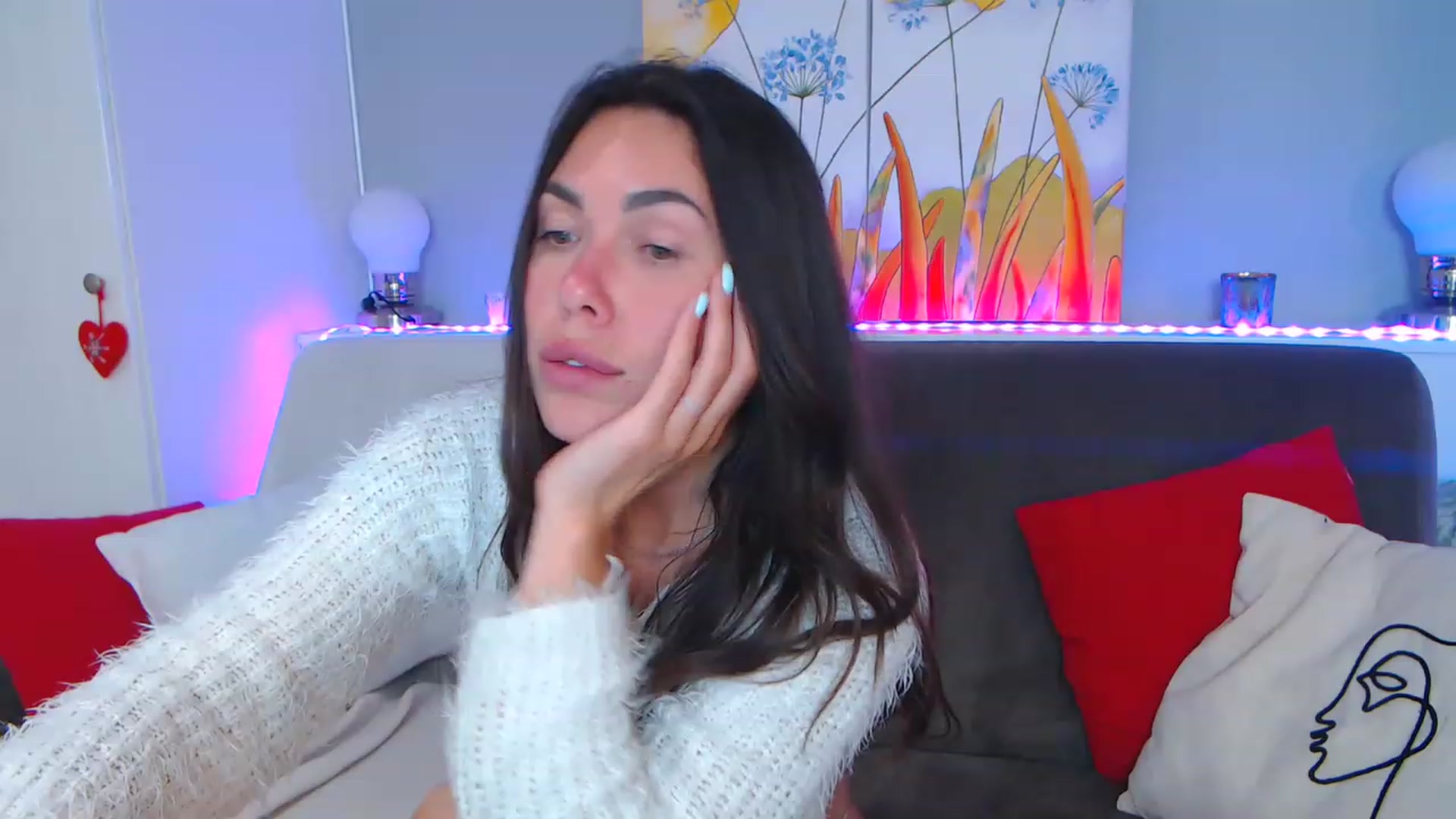 Gallery image thumbnail from VikiEvans's myfreecams stream on, 04/24/2023, 21:21 image 16 of 20