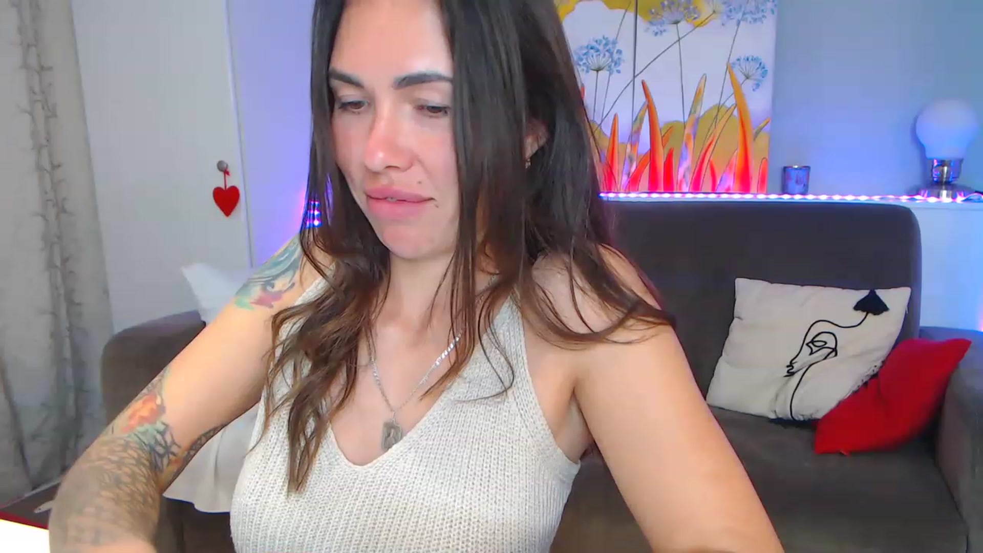Gallery image thumbnail from VikiEvans's myfreecams stream on, 04/26/2023, 18:56 image 17 of 20