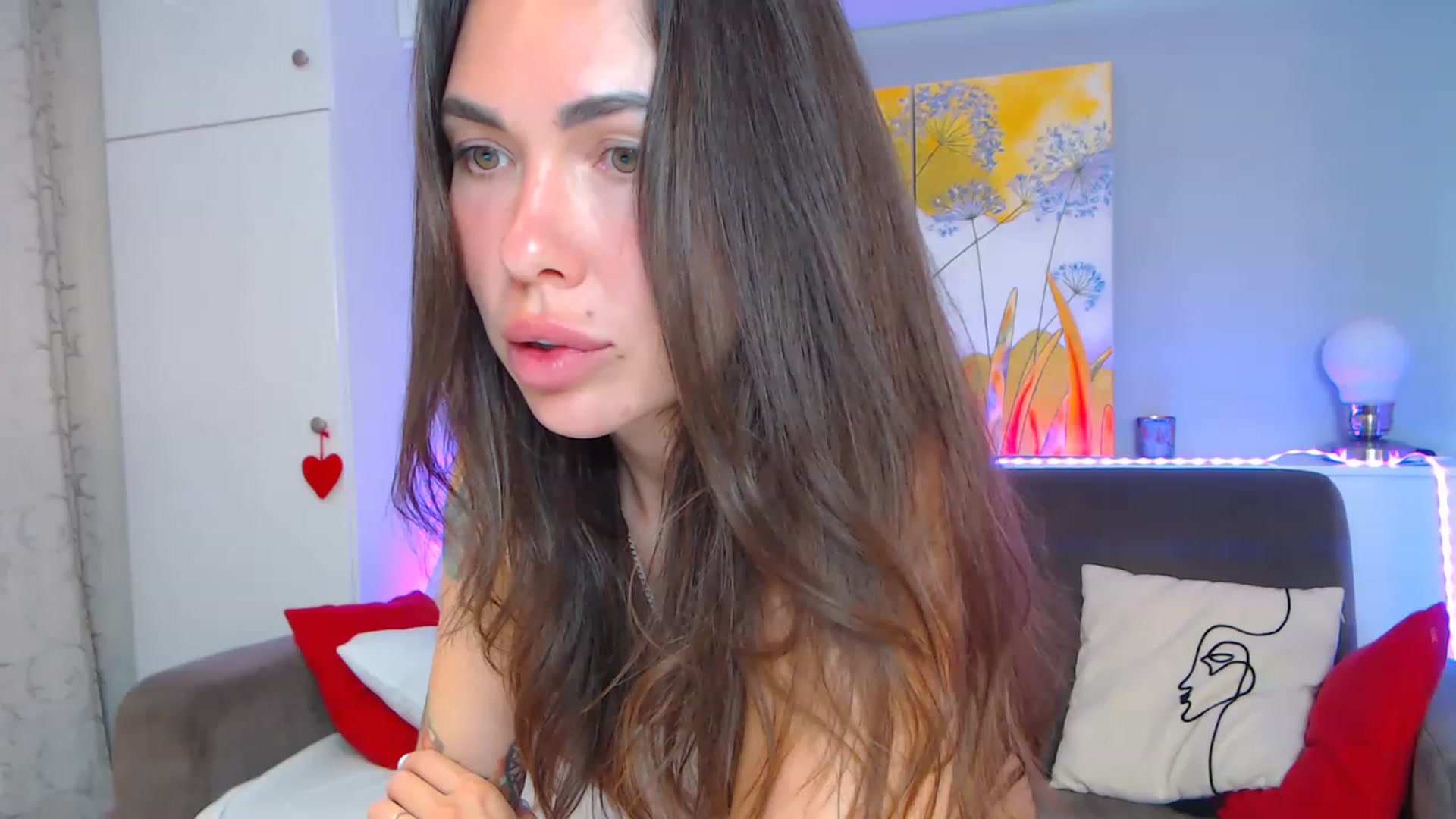 Gallery image thumbnail from VikiEvans's myfreecams stream on, 04/27/2023, 18:10 image 3 of 20