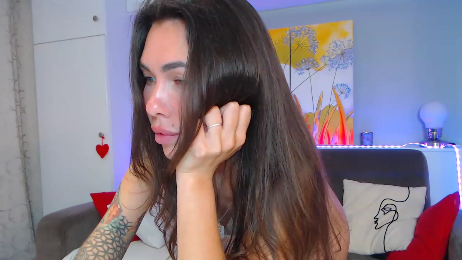 Gallery image thumbnail from VikiEvans's myfreecams stream on, 04/27/2023, 18:10 image 2 of 20