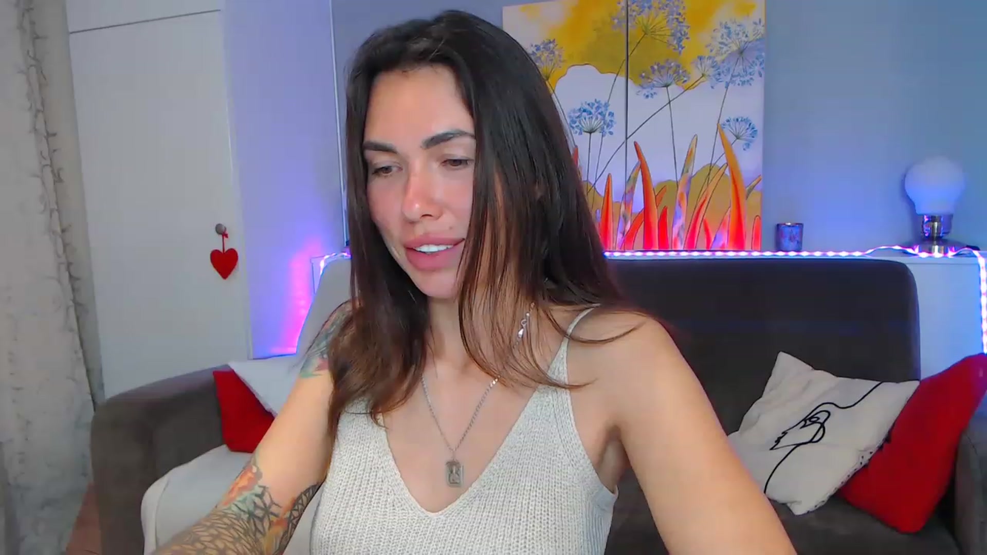 Gallery image thumbnail from VikiEvans's myfreecams stream on, 04/27/2023, 19:35 image 2 of 20