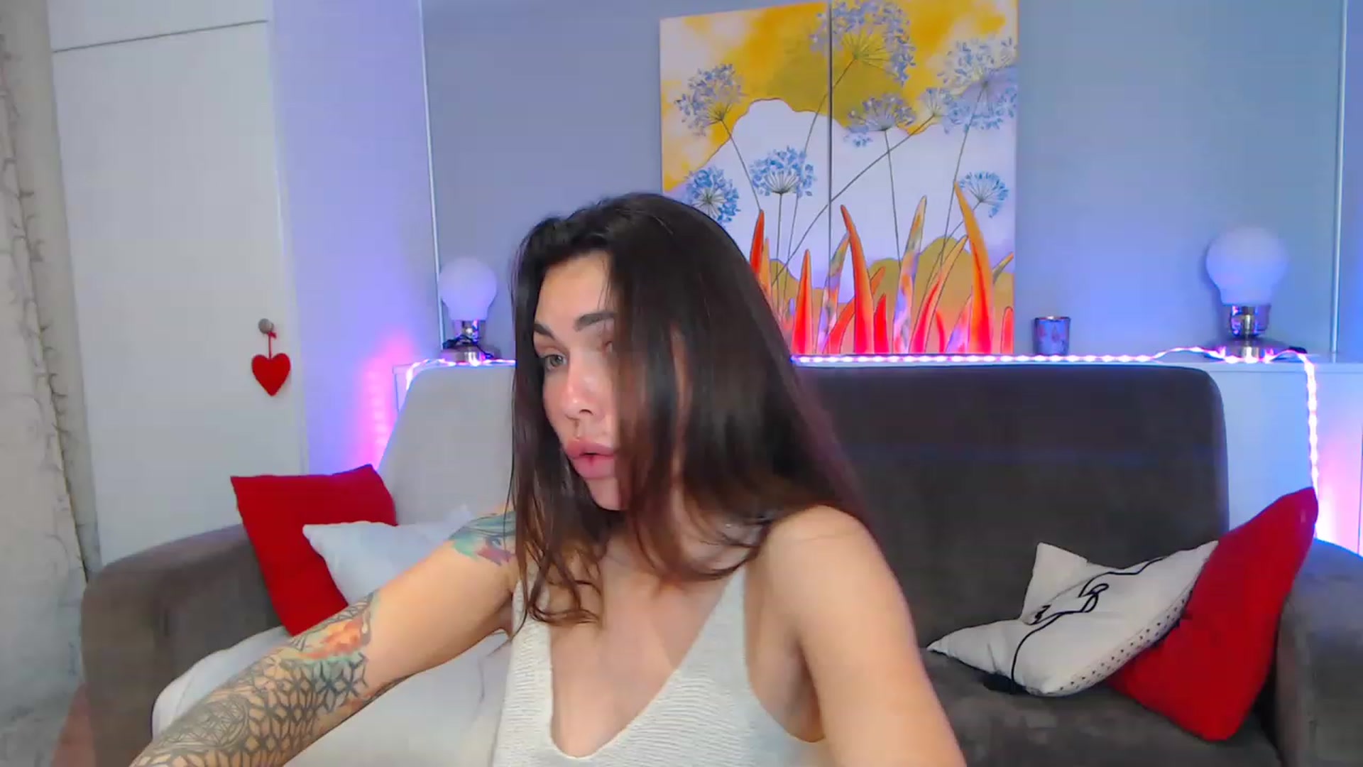 Gallery image thumbnail from VikiEvans's myfreecams stream on, 04/27/2023, 21:49 image 5 of 20