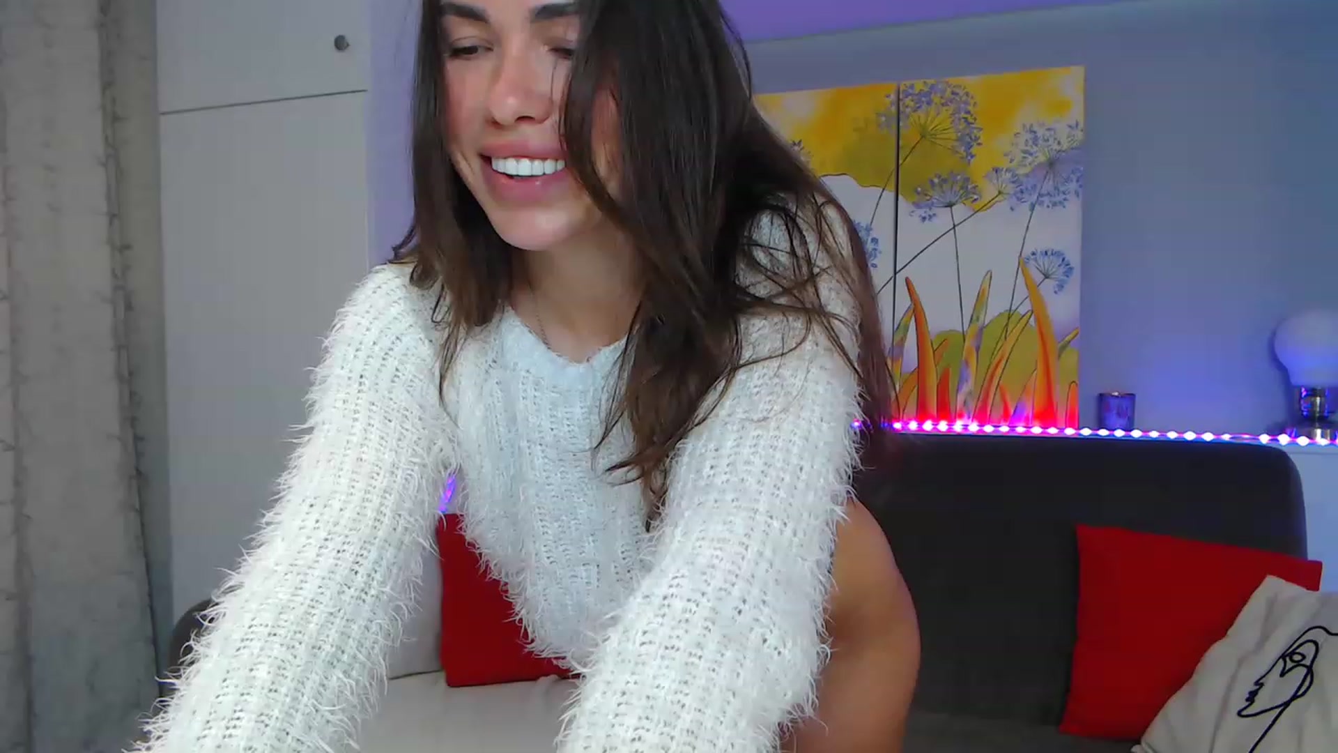 Gallery image thumbnail from VikiEvans's myfreecams stream on, 05/01/2023, 16:33 image 5 of 20