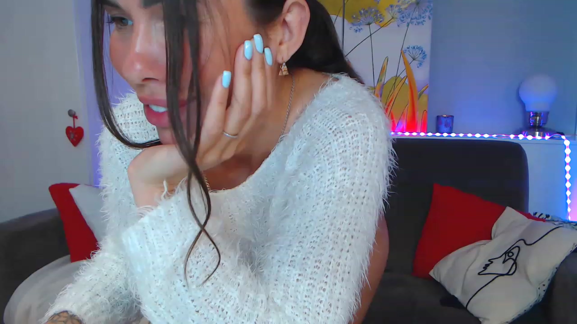 Gallery image thumbnail from VikiEvans's myfreecams stream on, 05/02/2023, 17:36 image 10 of 20