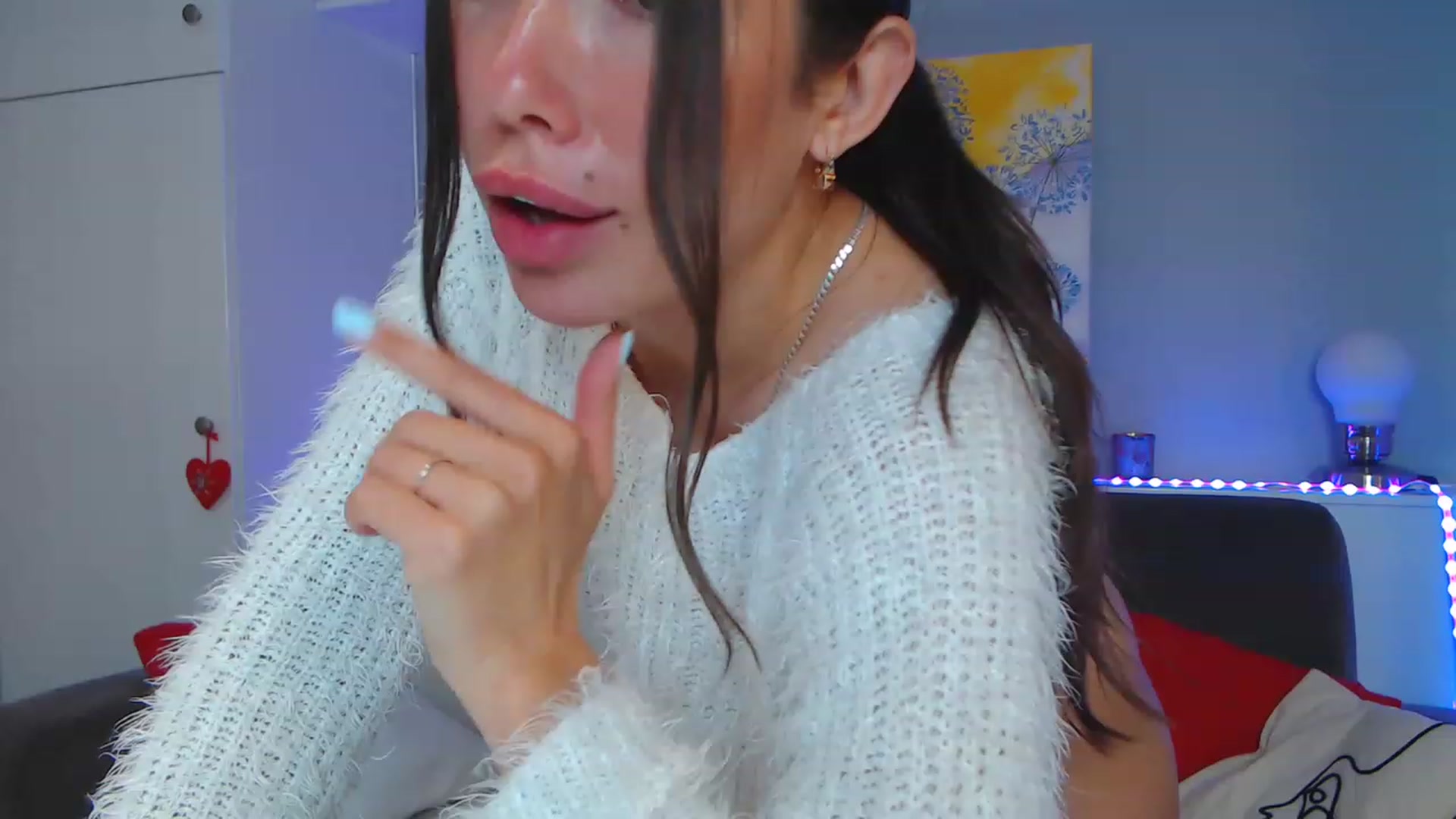 Gallery image thumbnail from VikiEvans's myfreecams stream on, 05/02/2023, 19:41 image 1 of 20