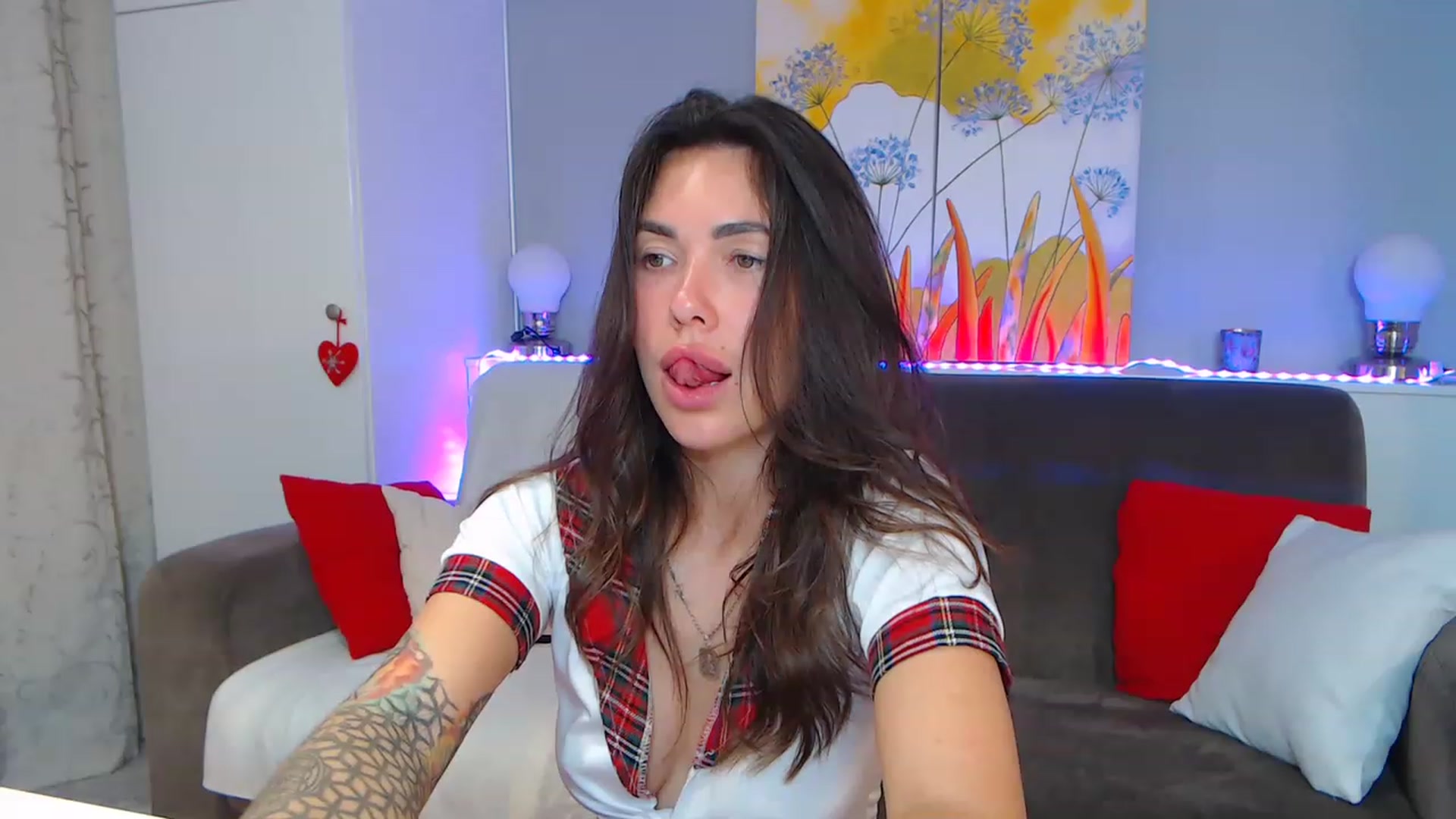 Gallery image thumbnail from VikiEvans's myfreecams stream on, 05/16/2023, 15:34 image 20 of 20
