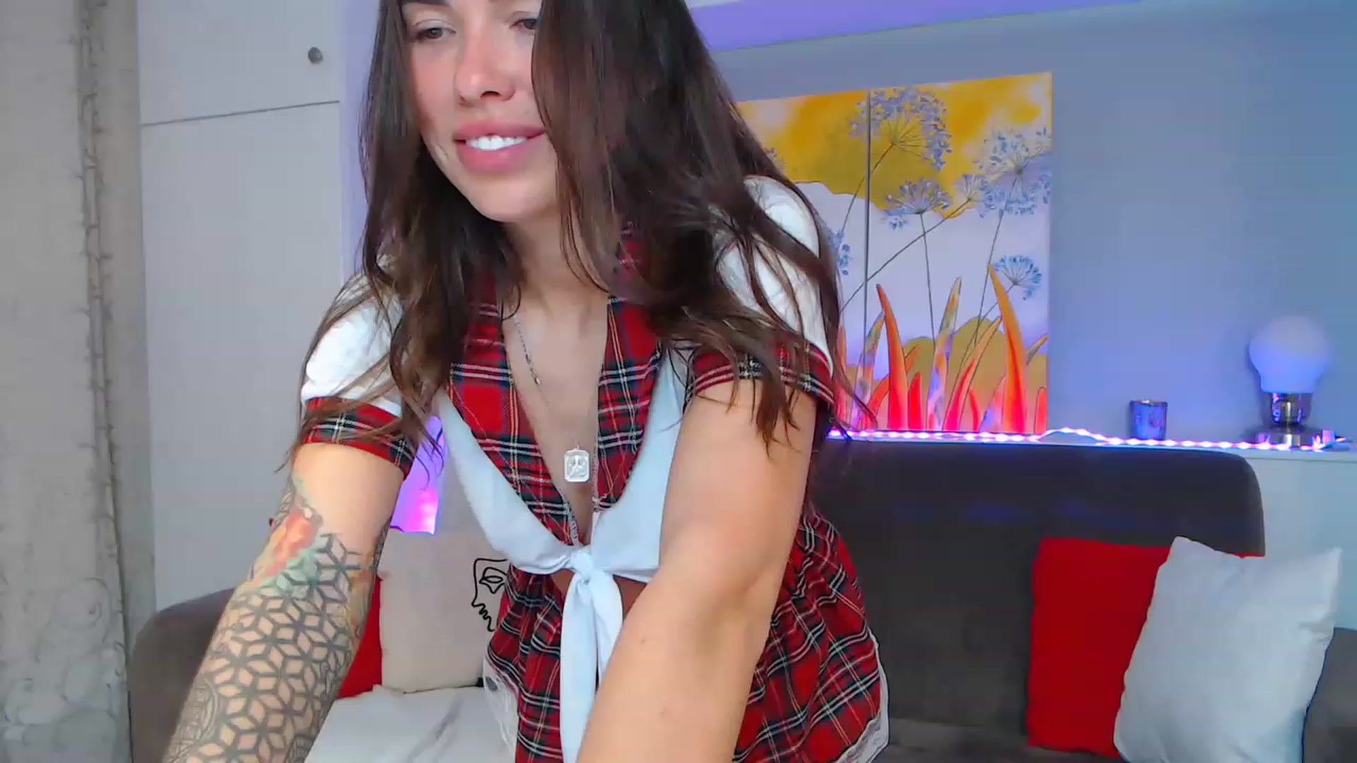 Gallery image thumbnail from VikiEvans's myfreecams stream on, 05/16/2023, 15:34 image 3 of 20